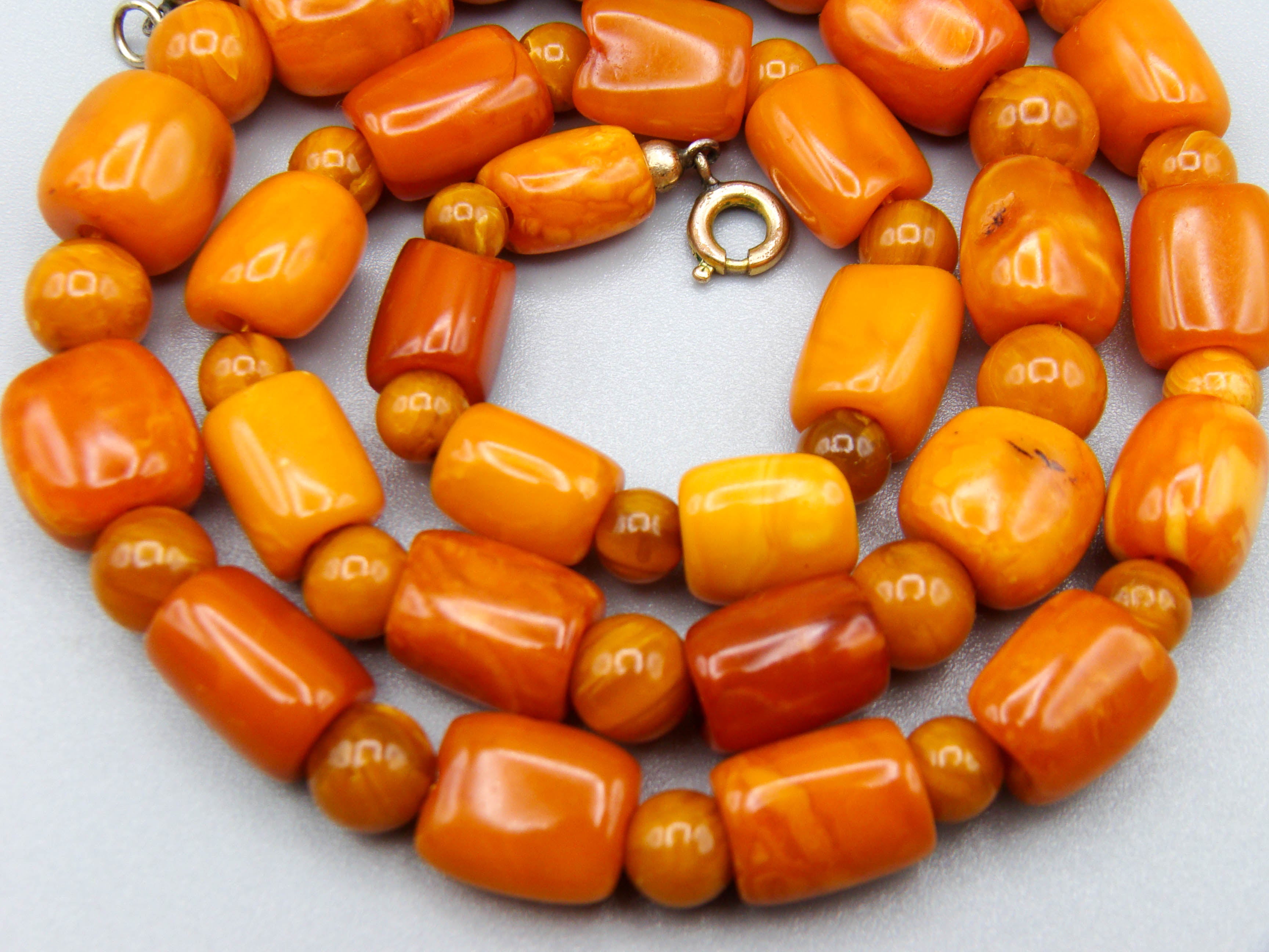 baltic amber, amber, antique, amber beads, egg Yolk, amber chain, Rosary beads, مسبحة, Masbaha, Muslim prayer beads حبيت الدورة ,العنبر الهندى