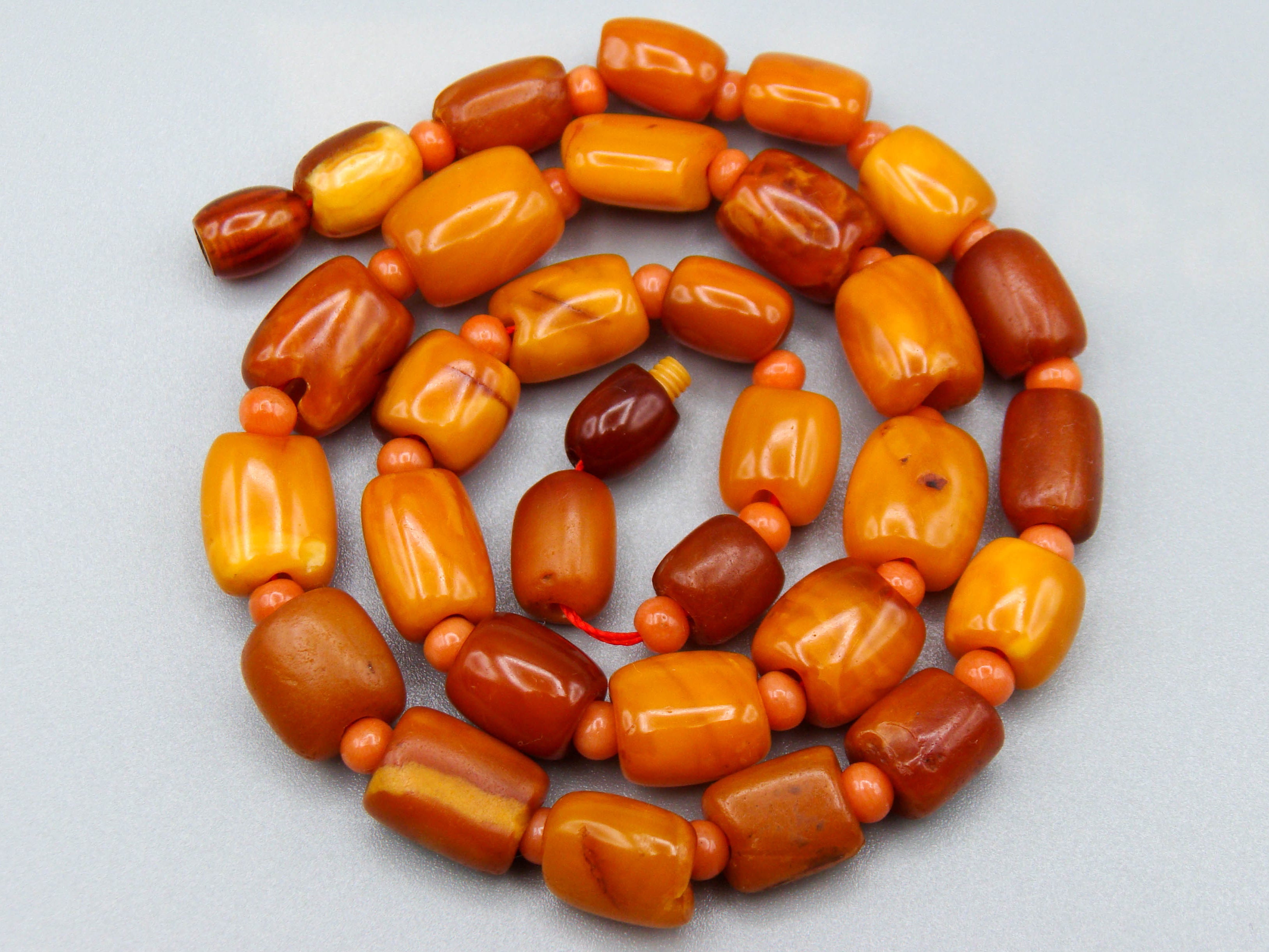 baltic amber, amber, antique, amber beads, egg Yolk, amber chain, Rosary beads, مسبحة, Masbaha, Muslim prayer beads حبيت الدورة ,العنبر الهندى