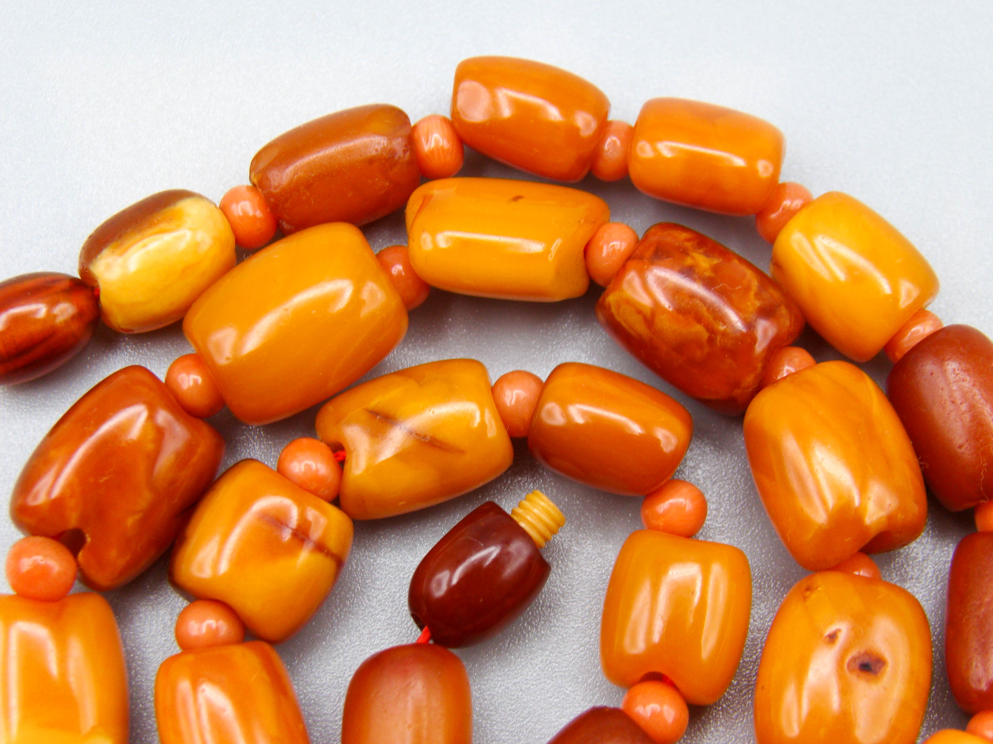 baltic amber, amber, antique, amber beads, egg Yolk, amber chain, Rosary beads, مسبحة, Masbaha, Muslim prayer beads حبيت الدورة ,العنبر الهندى