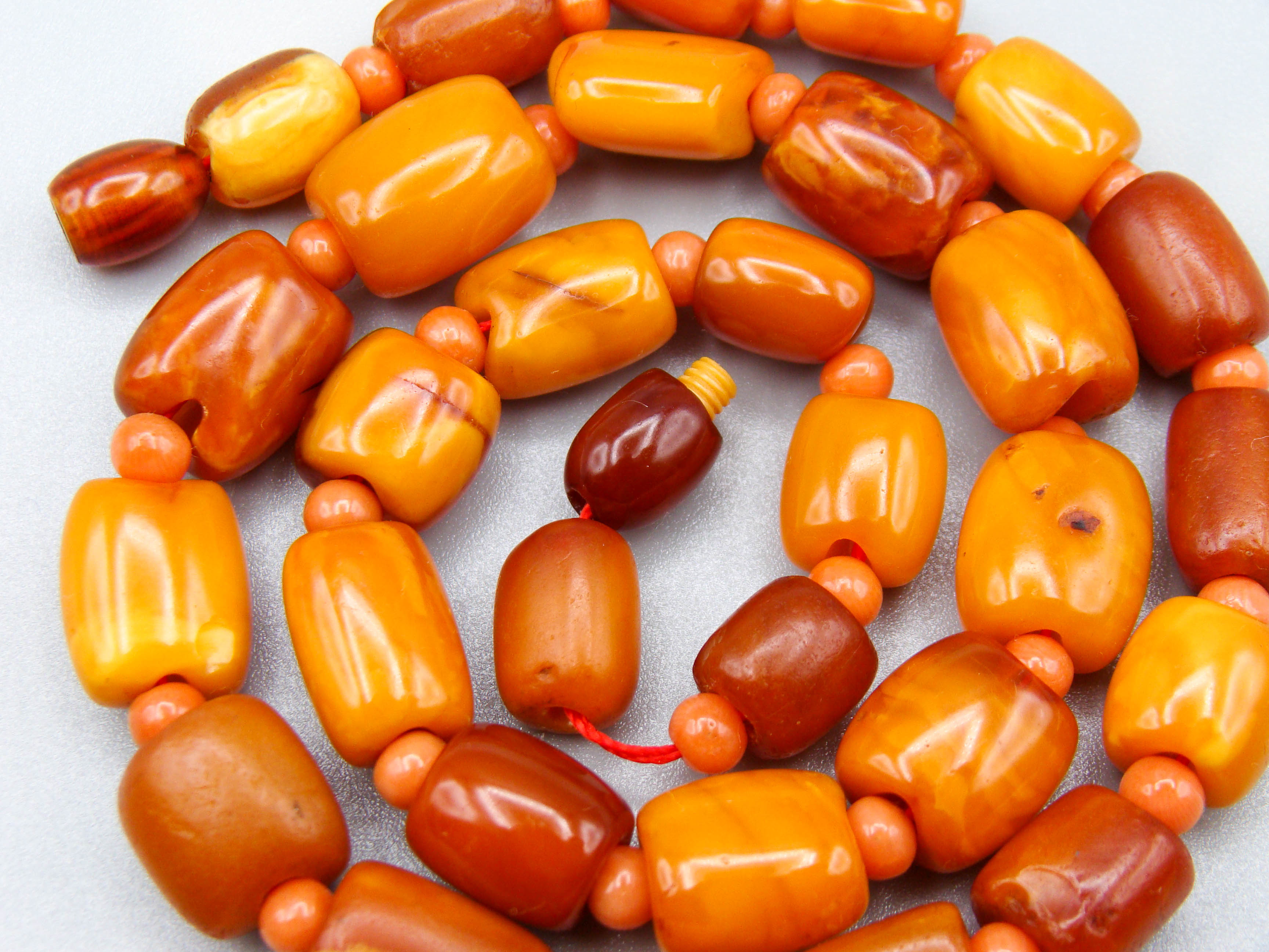 baltic amber, amber, antique, amber beads, egg Yolk, amber chain, Rosary beads, مسبحة, Masbaha, Muslim prayer beads حبيت الدورة ,العنبر الهندى