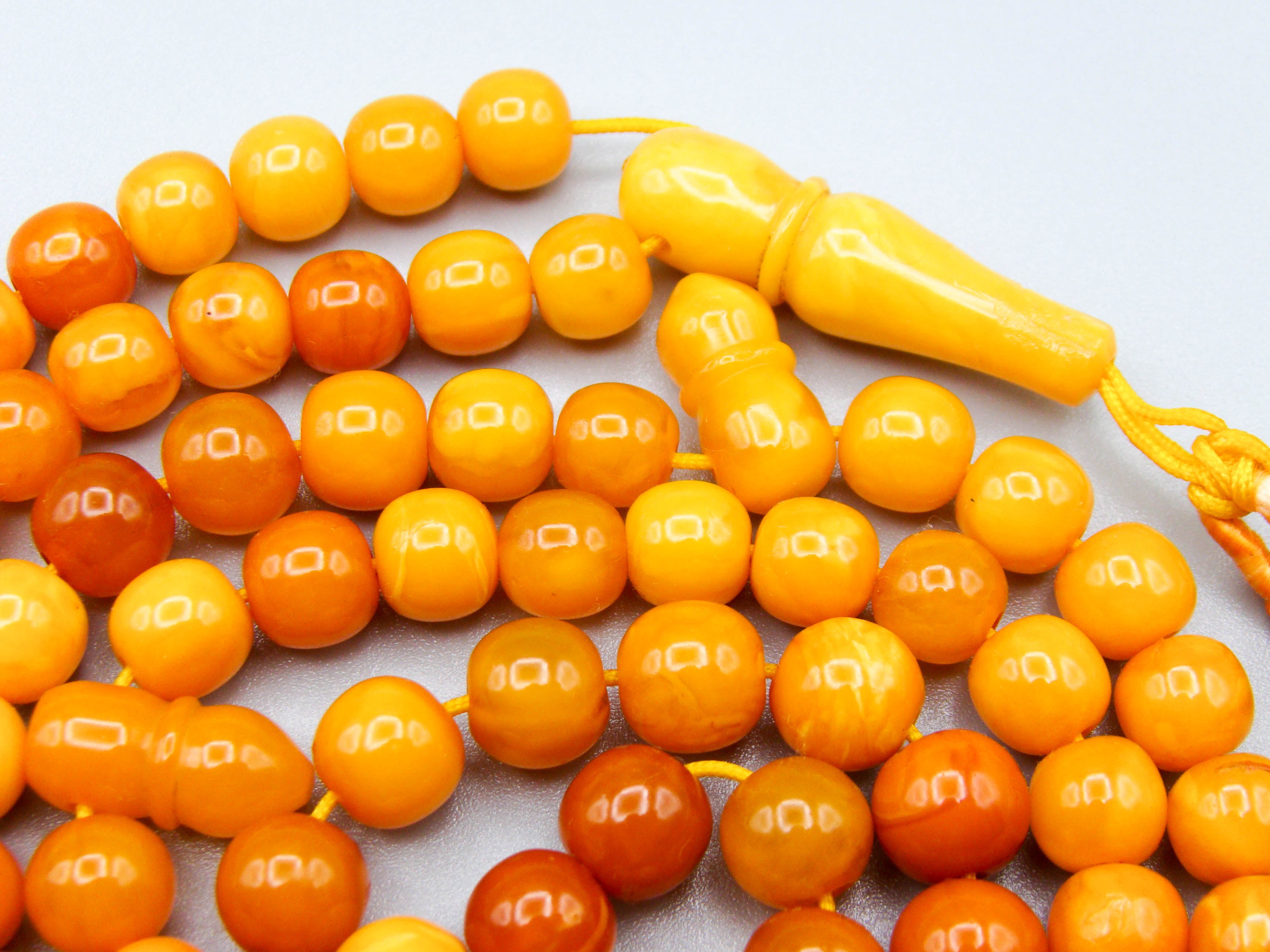 baltic amber, amber, antique, amber beads, egg Yolk, amber chain, Rosary beads, مسبحة, Masbaha, Muslim prayer beads حبيت الدورة ,العنبر الهندى