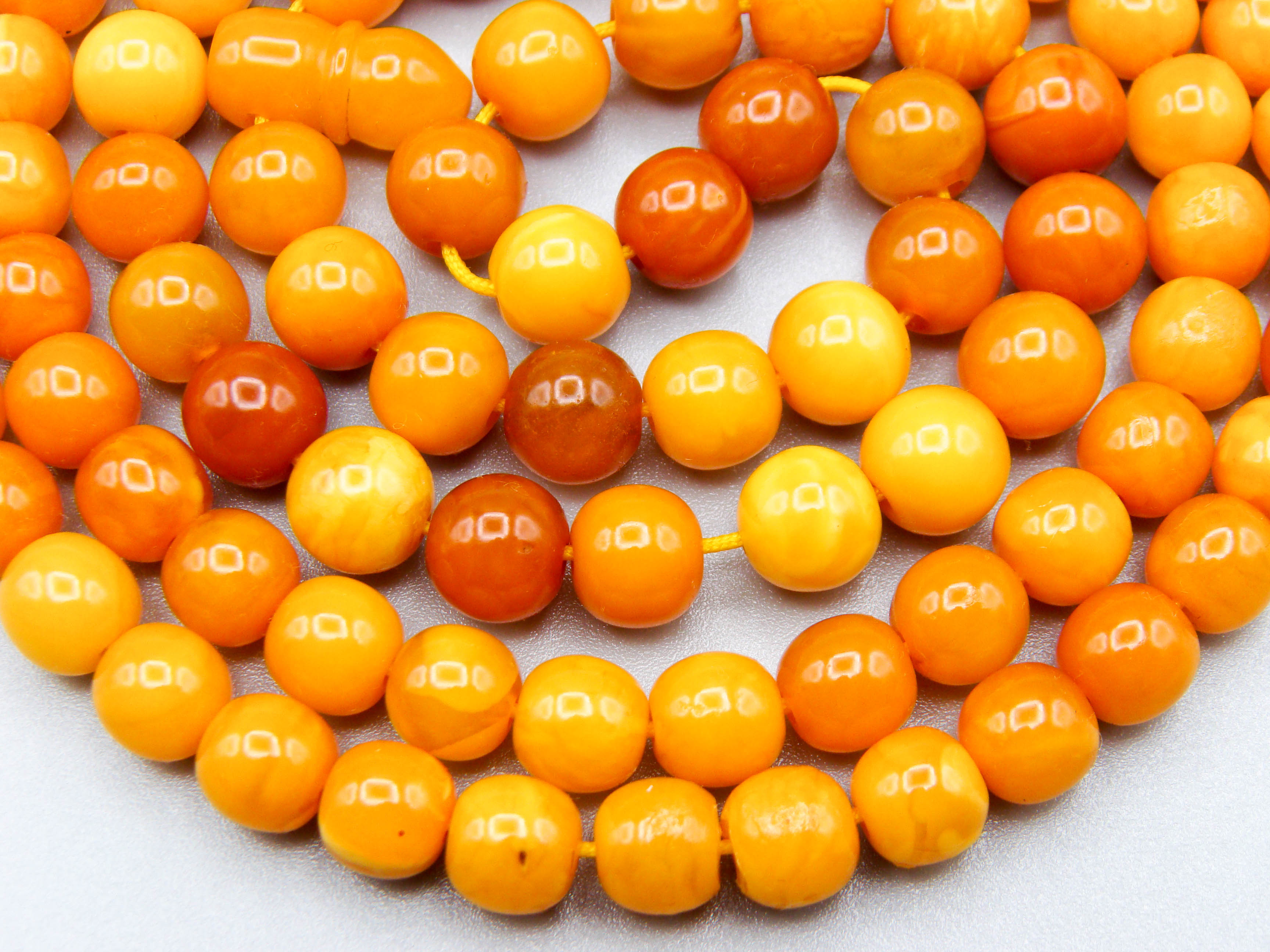 baltic amber, amber, antique, amber beads, egg Yolk, amber chain, Rosary beads, مسبحة, Masbaha, Muslim prayer beads حبيت الدورة ,العنبر الهندى