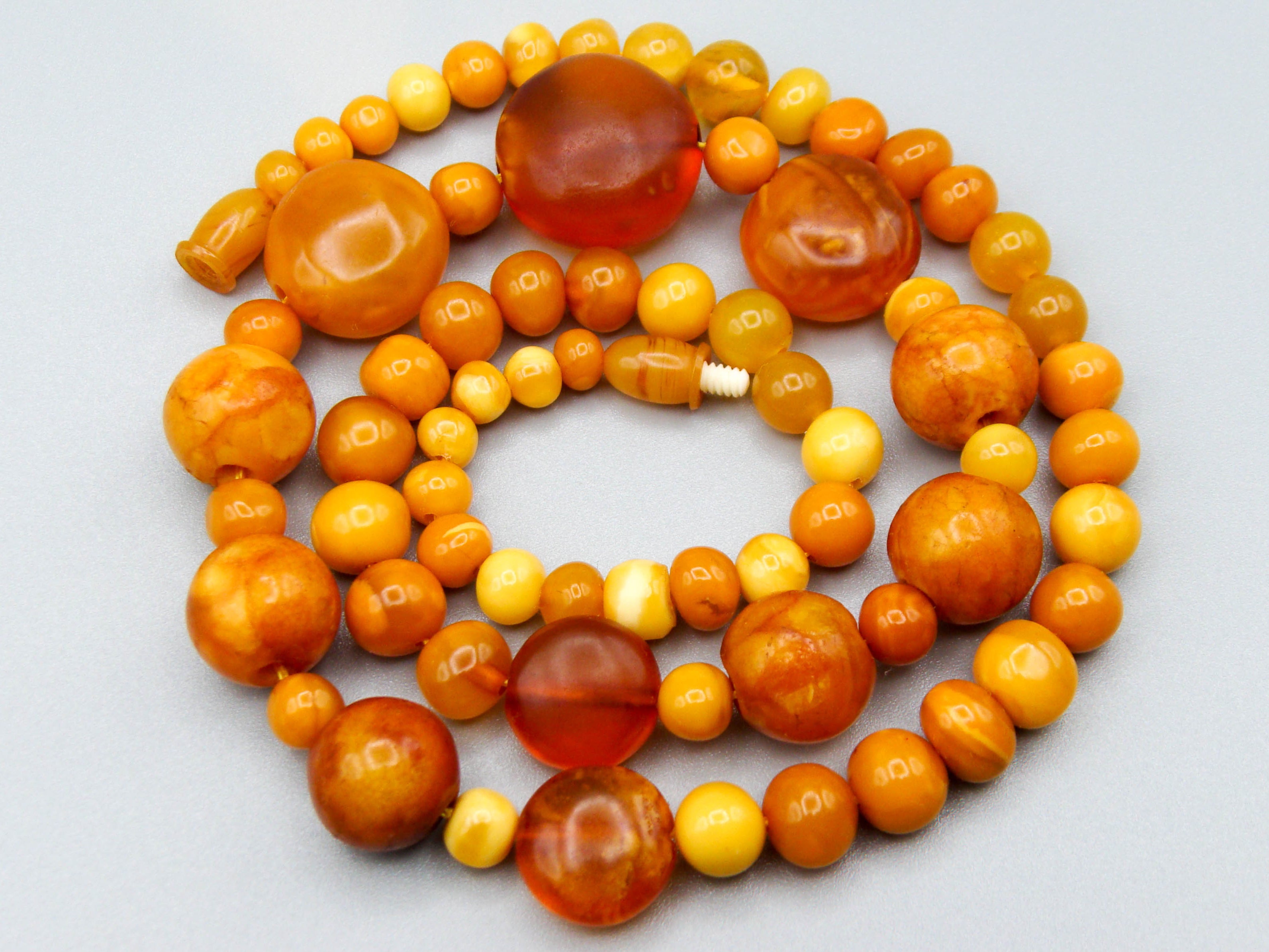 baltic amber, amber, antique, amber beads, egg Yolk, amber chain, Rosary beads, مسبحة, Masbaha, Muslim prayer beads حبيت الدورة ,العنبر الهندى