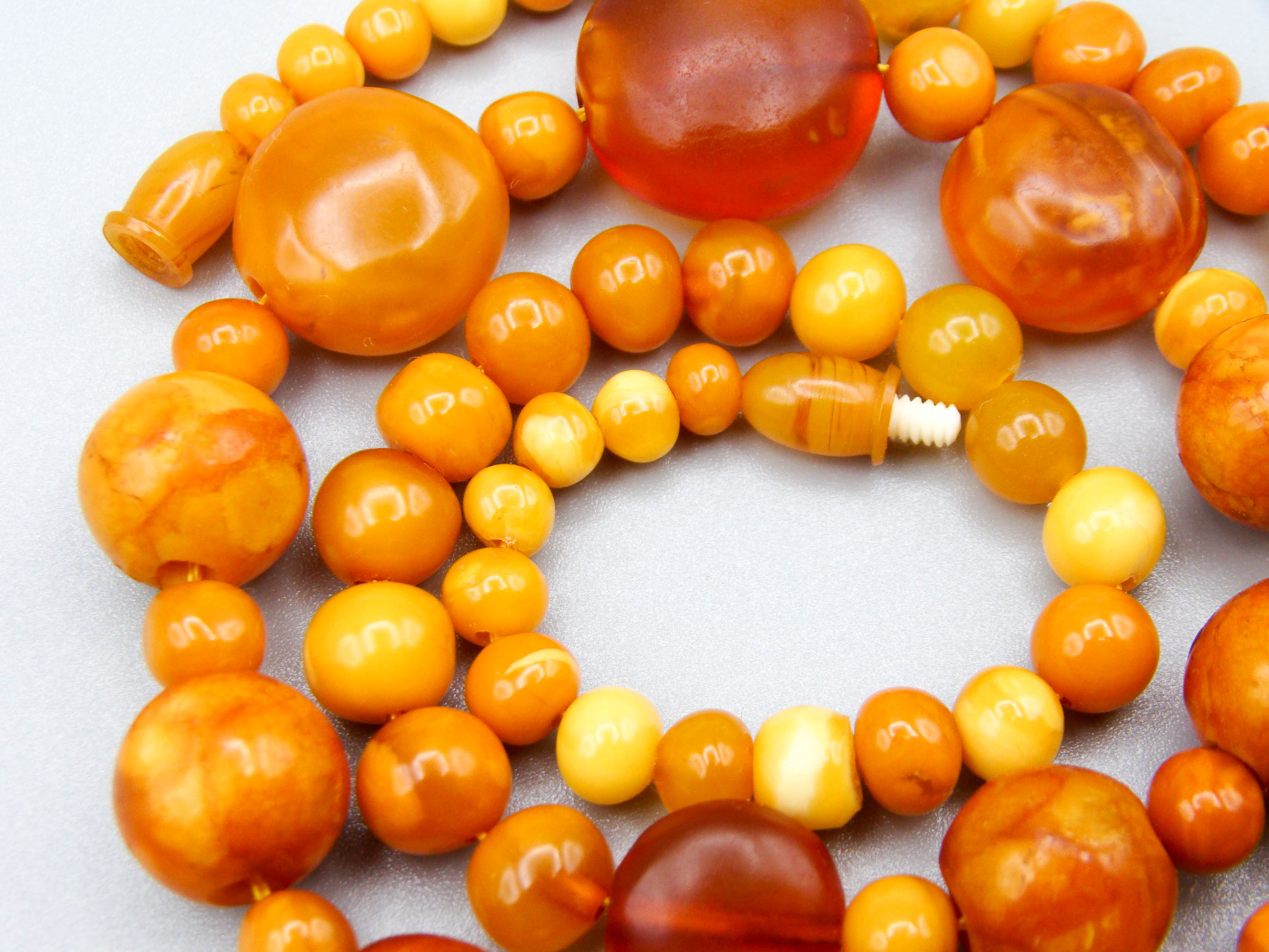 baltic amber, amber, antique, amber beads, egg Yolk, amber chain, Rosary beads, مسبحة, Masbaha, Muslim prayer beads حبيت الدورة ,العنبر الهندى