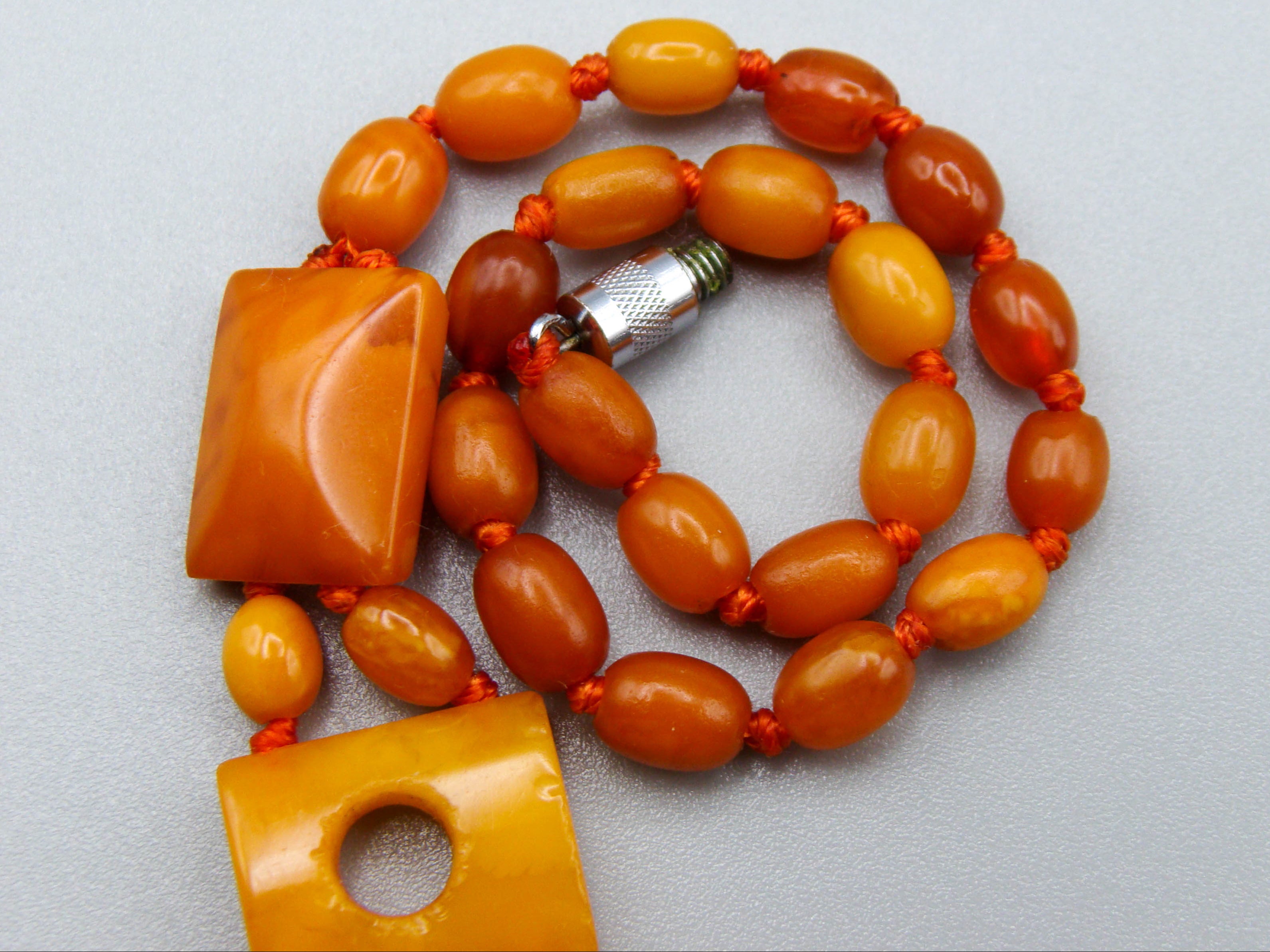 baltic amber, amber, antique, amber beads, egg Yolk, amber chain, Rosary beads, مسبحة, Masbaha, Muslim prayer beads حبيت الدورة ,العنبر الهندى