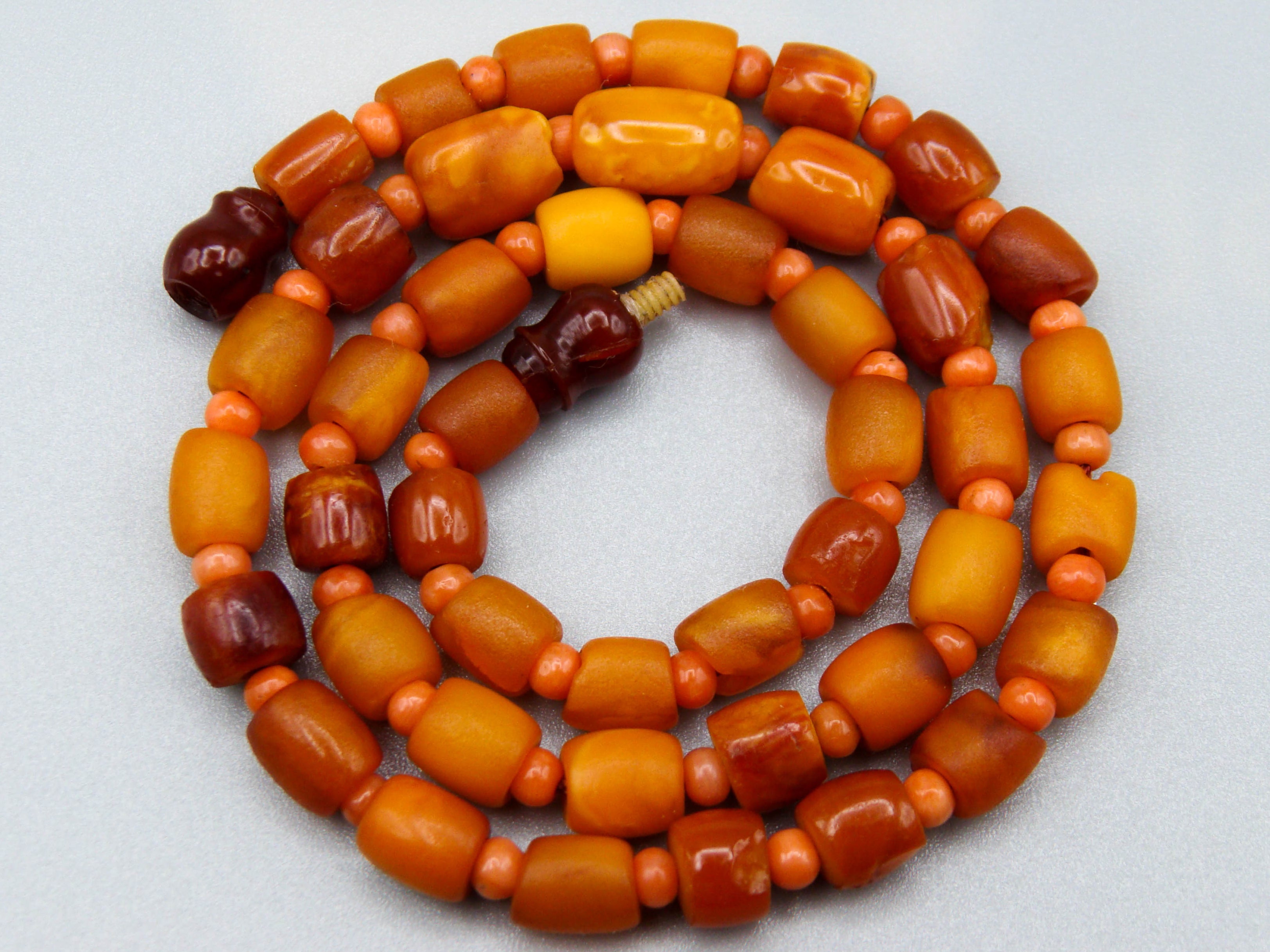 baltic amber, amber, antique, amber beads, egg Yolk, amber chain, Rosary beads, مسبحة, Masbaha, Muslim prayer beads حبيت الدورة ,العنبر الهندى