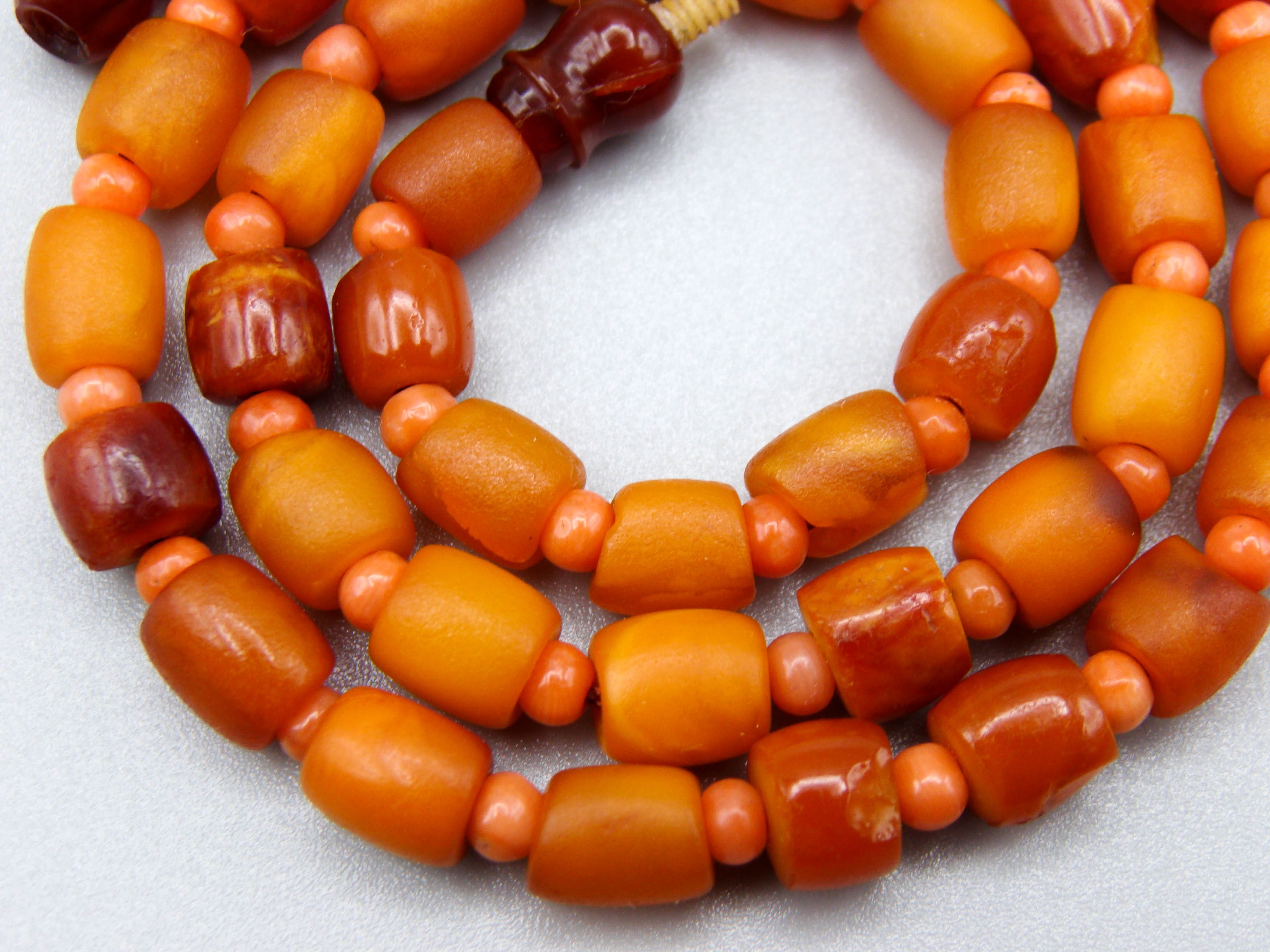 baltic amber, amber, antique, amber beads, egg Yolk, amber chain, Rosary beads, مسبحة, Masbaha, Muslim prayer beads حبيت الدورة ,العنبر الهندى