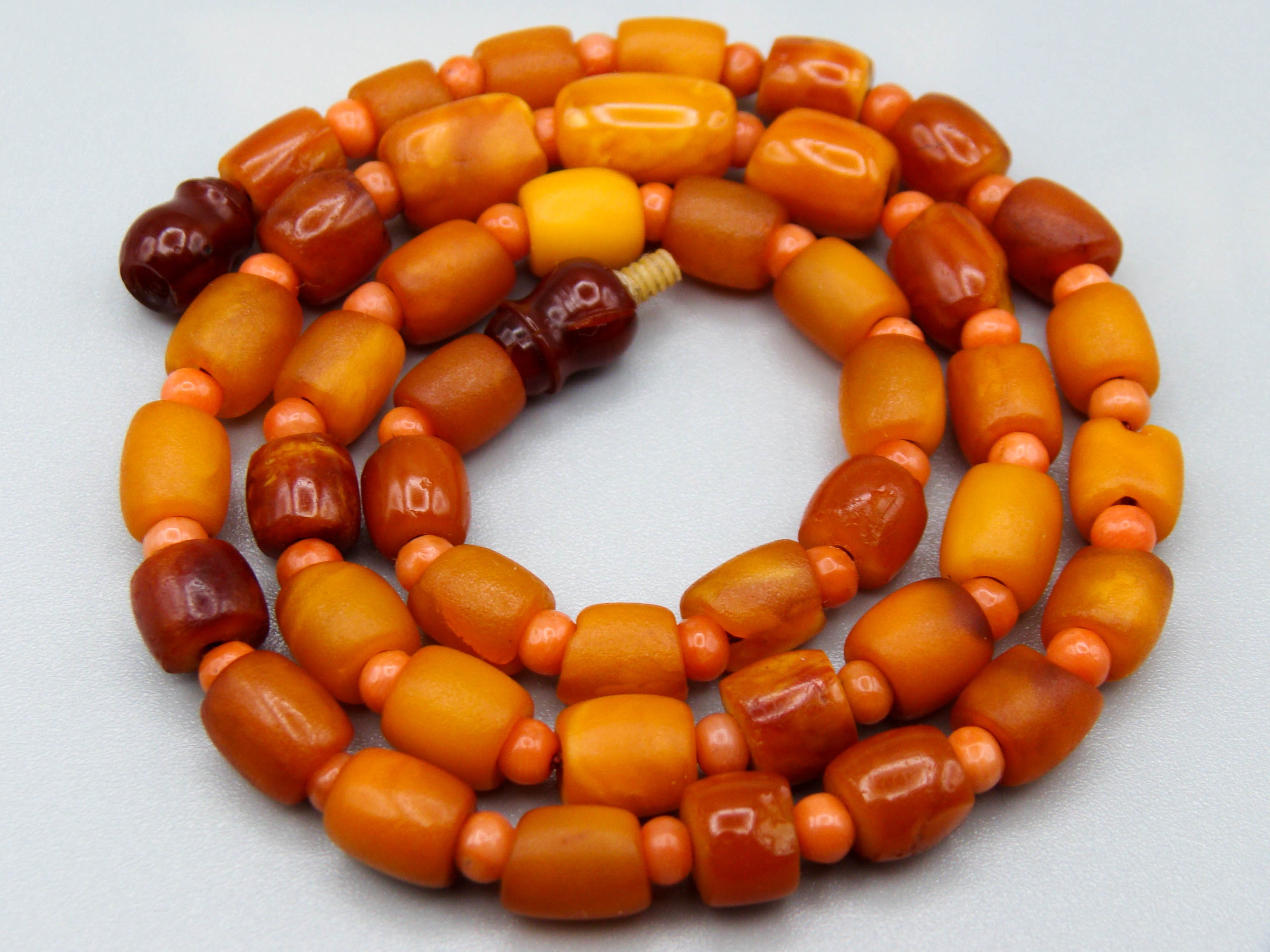 baltic amber, amber, antique, amber beads, egg Yolk, amber chain, Rosary beads, مسبحة, Masbaha, Muslim prayer beads حبيت الدورة ,العنبر الهندى