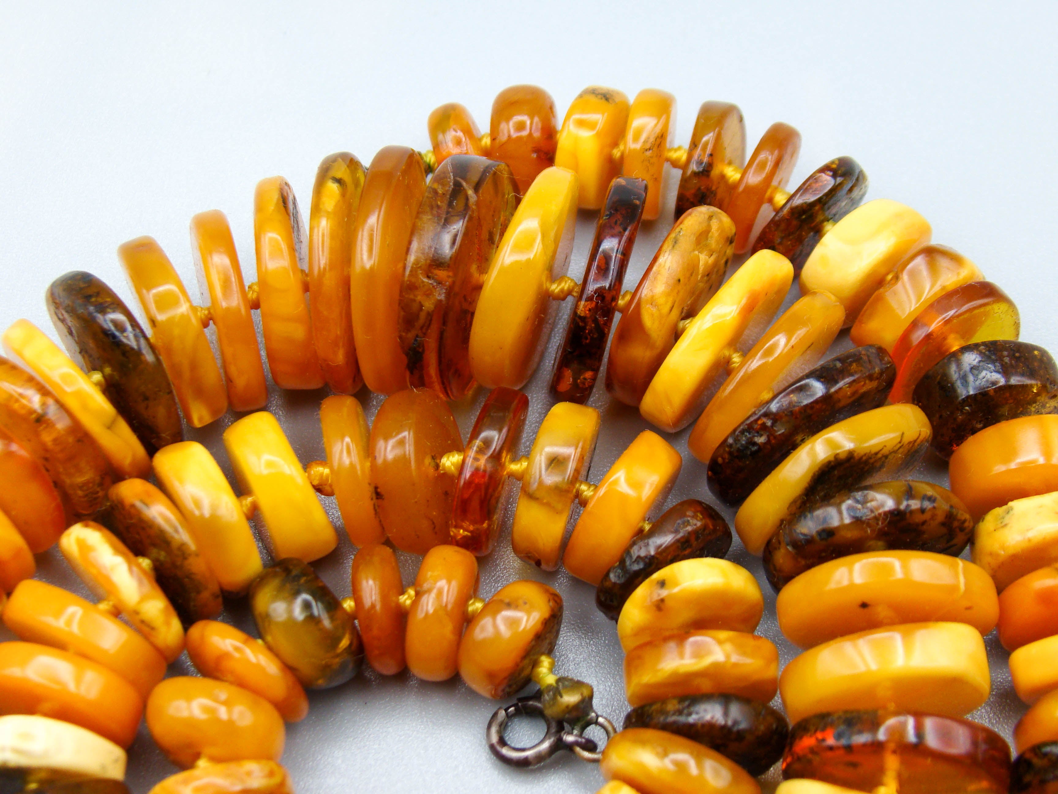 baltic amber, amber, antique, amber beads, egg Yolk, amber chain, Rosary beads, مسبحة, Masbaha, Muslim prayer beads حبيت الدورة ,العنبر الهندى