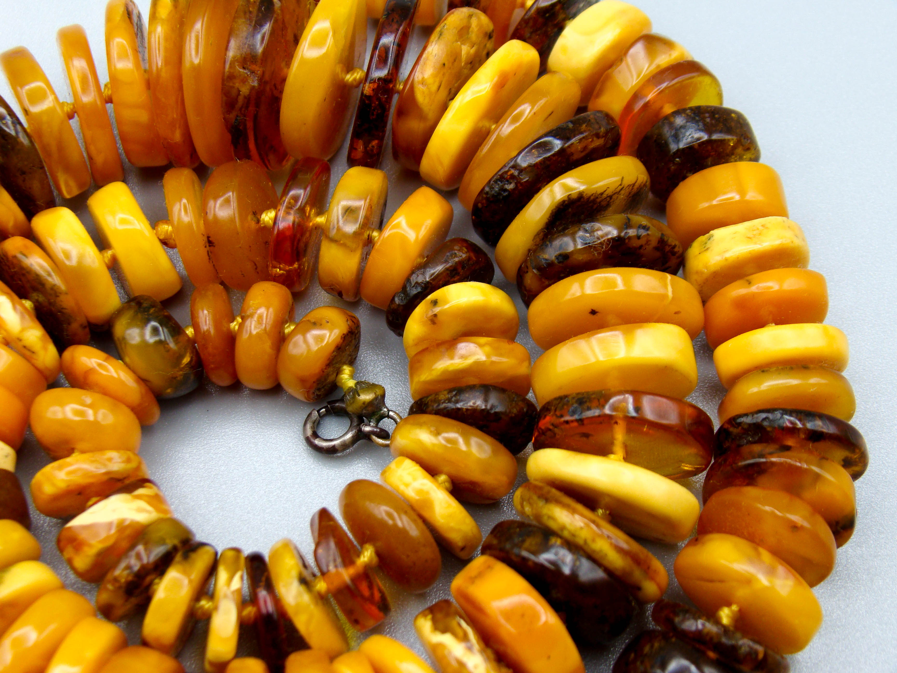 baltic amber, amber, antique, amber beads, egg Yolk, amber chain, Rosary beads, مسبحة, Masbaha, Muslim prayer beads حبيت الدورة ,العنبر الهندى