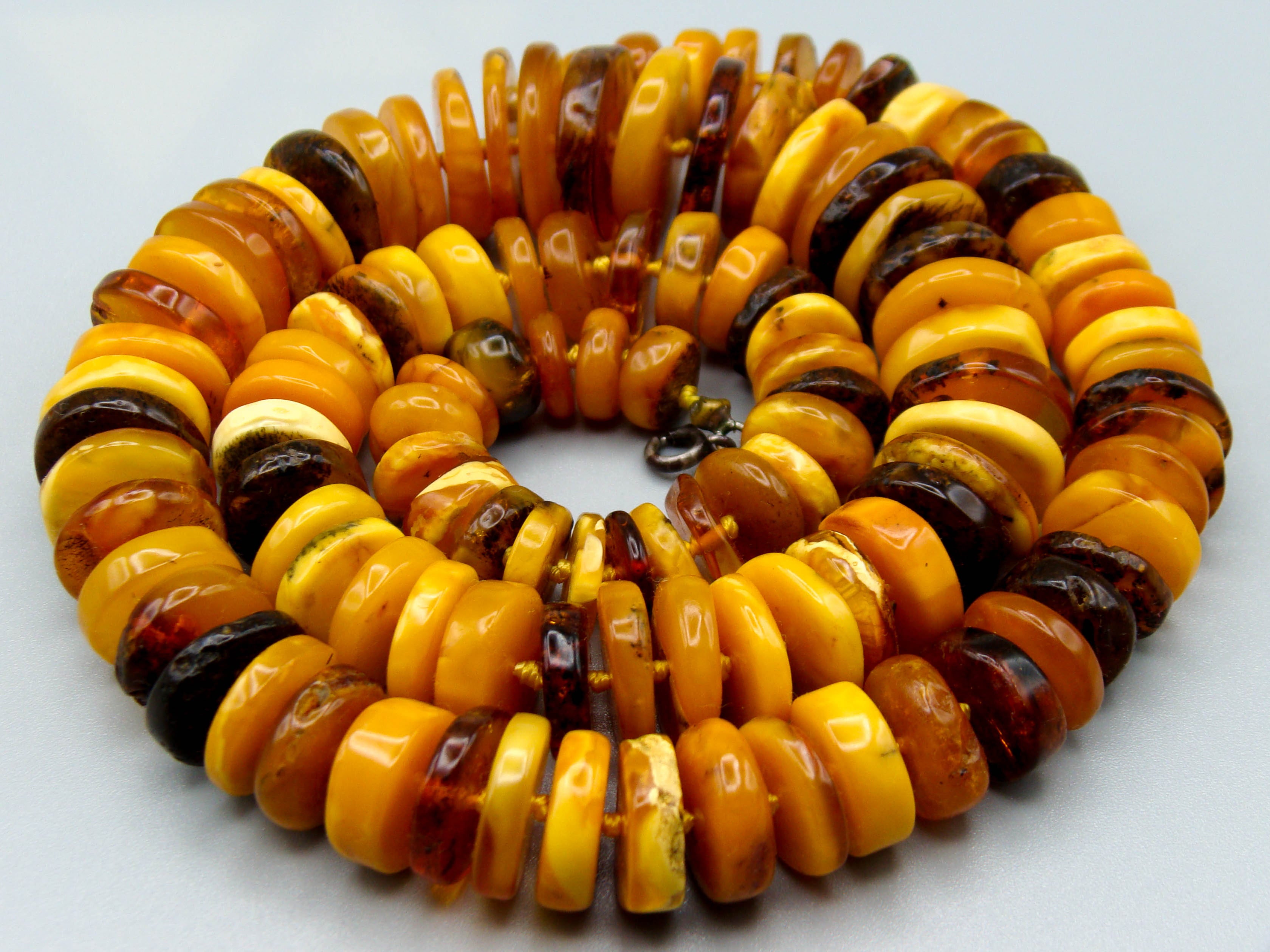 baltic amber, amber, antique, amber beads, egg Yolk, amber chain, Rosary beads, مسبحة, Masbaha, Muslim prayer beads حبيت الدورة ,العنبر الهندى