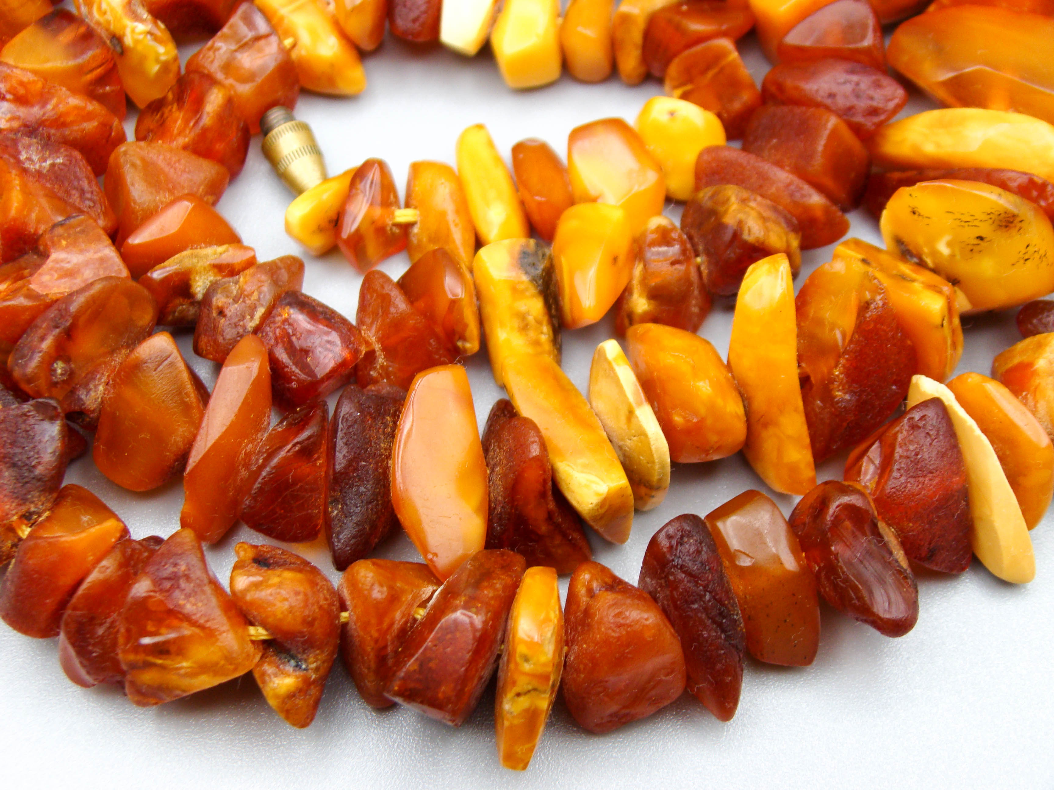 baltic amber, amber, antique, amber beads, egg Yolk, amber chain, Rosary beads, مسبحة, Masbaha, Muslim prayer beads حبيت الدورة ,العنبر الهندى