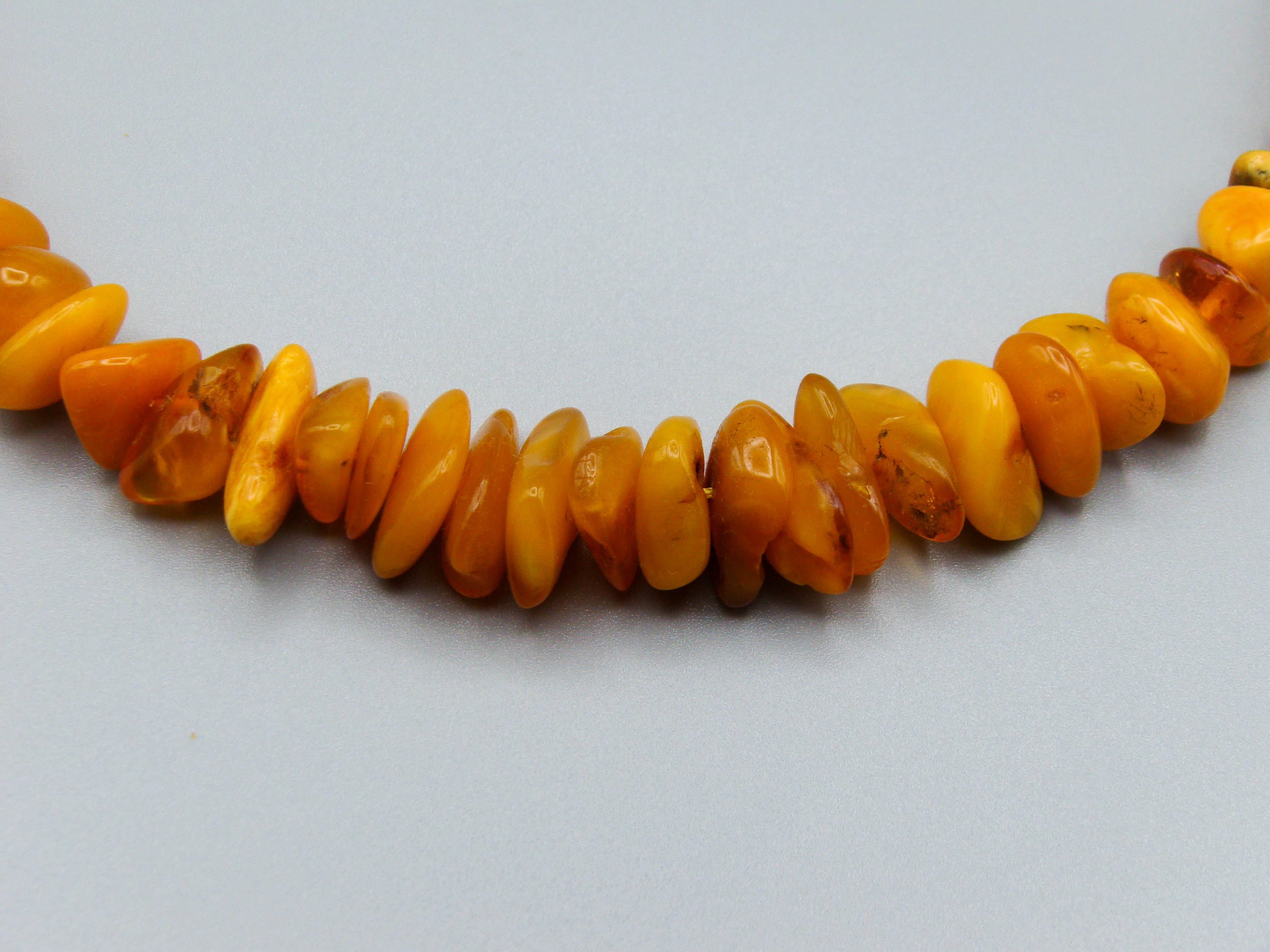 baltic amber, amber, antique, amber beads, egg Yolk, amber chain, Rosary beads, مسبحة, Masbaha, Muslim prayer beads حبيت الدورة ,العنبر الهندى