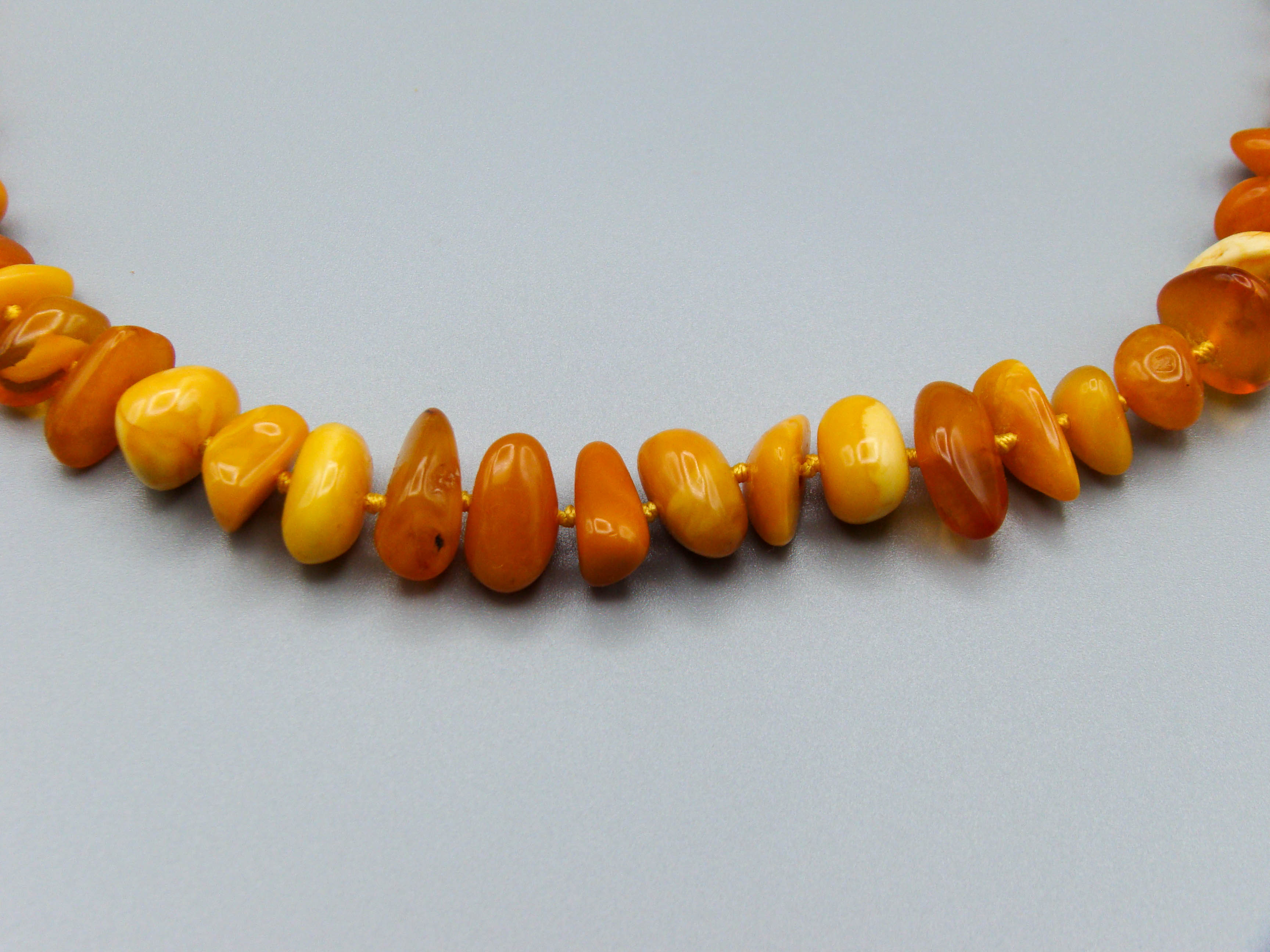 baltic amber, amber, antique, amber beads, egg Yolk, amber chain, Rosary beads, مسبحة, Masbaha, Muslim prayer beads حبيت الدورة ,العنبر الهندى
