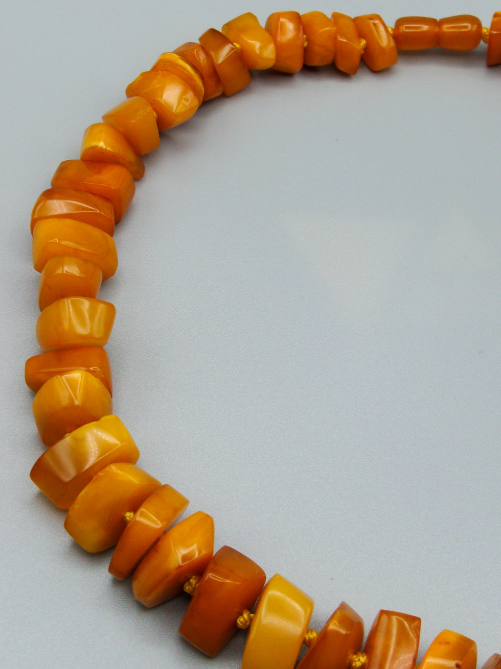 baltic amber, amber, antique, amber beads, egg Yolk, amber chain, Rosary beads, مسبحة, Masbaha, Muslim prayer beads حبيت الدورة ,العنبر الهندى