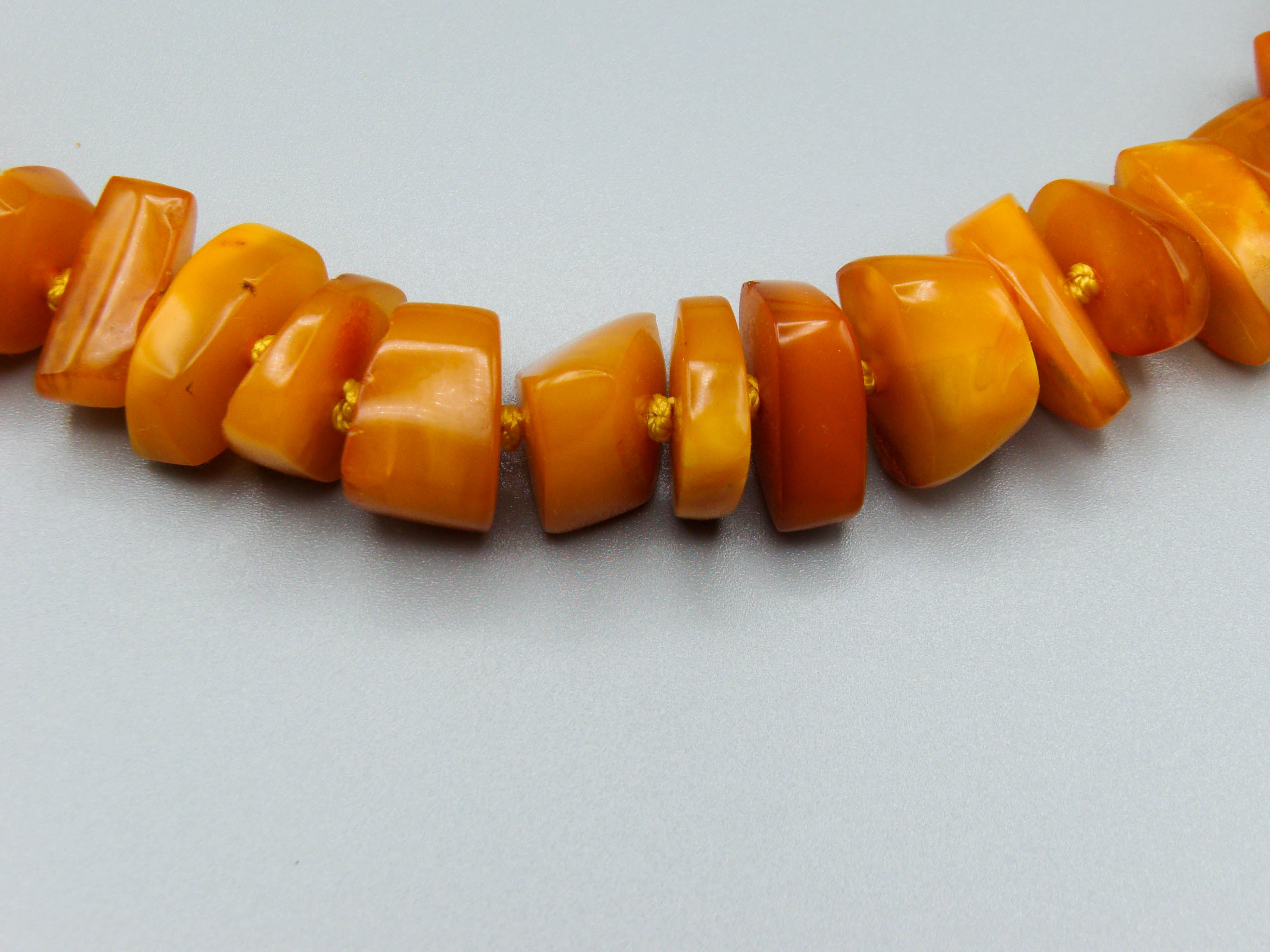 baltic amber, amber, antique, amber beads, egg Yolk, amber chain, Rosary beads, مسبحة, Masbaha, Muslim prayer beads حبيت الدورة ,العنبر الهندى