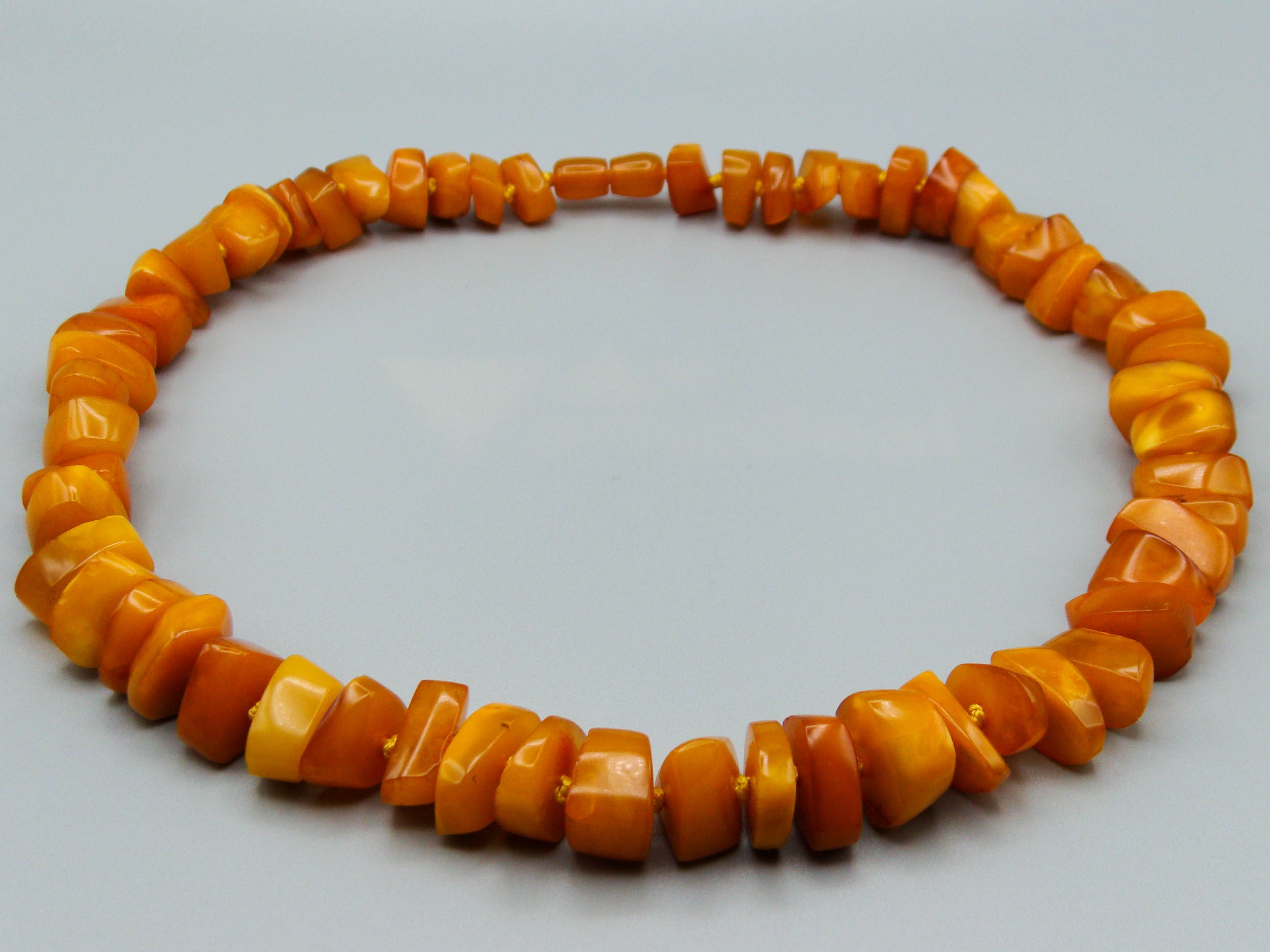 baltic amber, amber, antique, amber beads, egg Yolk, amber chain, Rosary beads, مسبحة, Masbaha, Muslim prayer beads حبيت الدورة ,العنبر الهندى