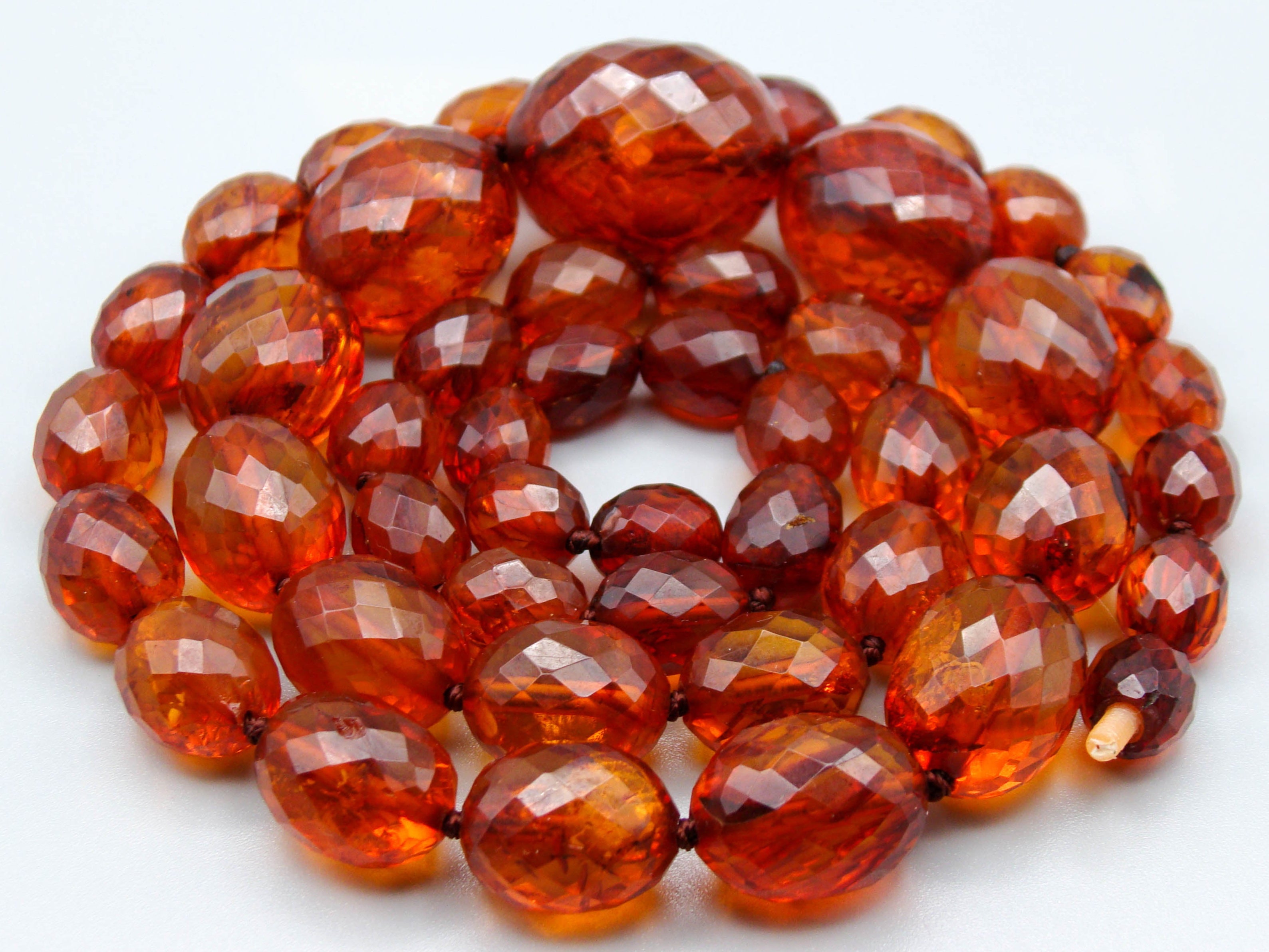 baltic amber, amber, antique, amber beads, Facettiert Amber, amber chain, Rosary beads, مسبحة, Masbaha, Muslim prayer beads حبيت الدورة ,العنبر الهندى