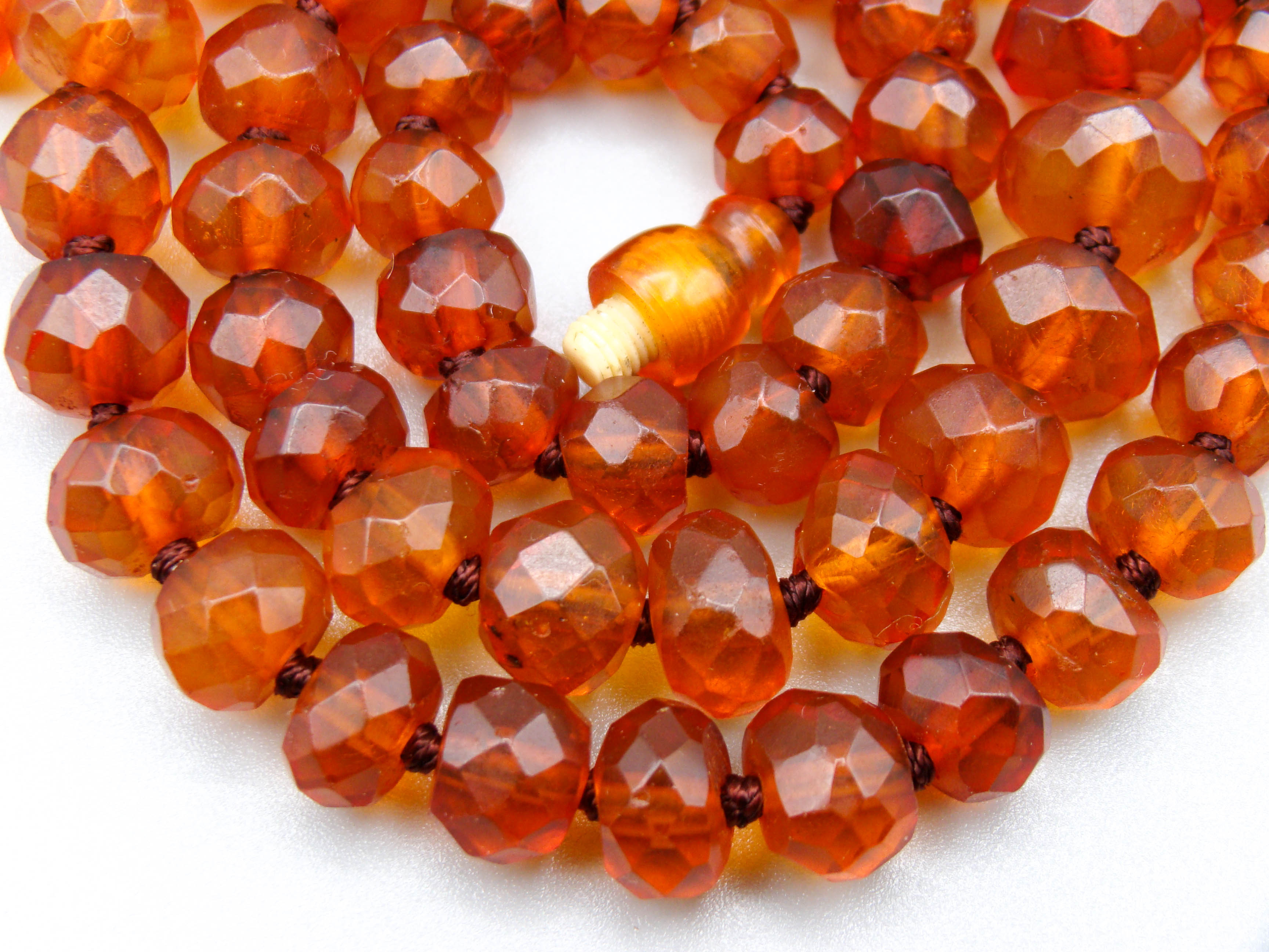baltic amber, amber, antique, amber beads, Facettiert Amber, amber chain, Rosary beads, مسبحة, Masbaha, Muslim prayer beads حبيت الدورة ,العنبر الهندى