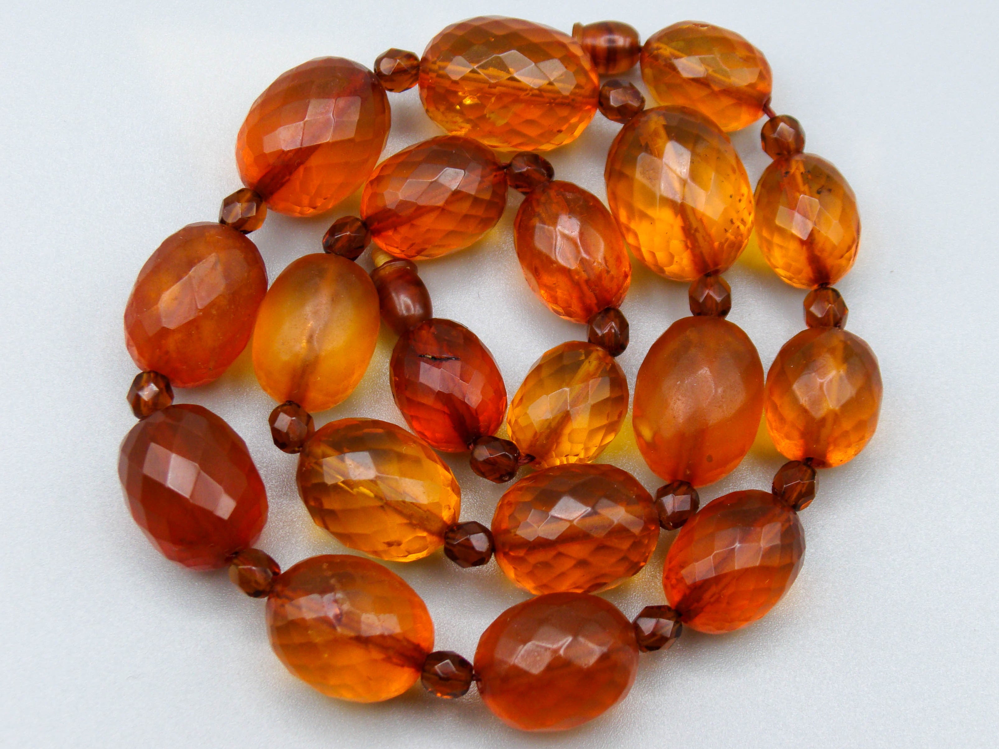 baltic amber, amber, antique, amber beads, Facettiert Amber, amber chain, Rosary beads, مسبحة, Masbaha, Muslim prayer beads حبيت الدورة ,العنبر الهندى