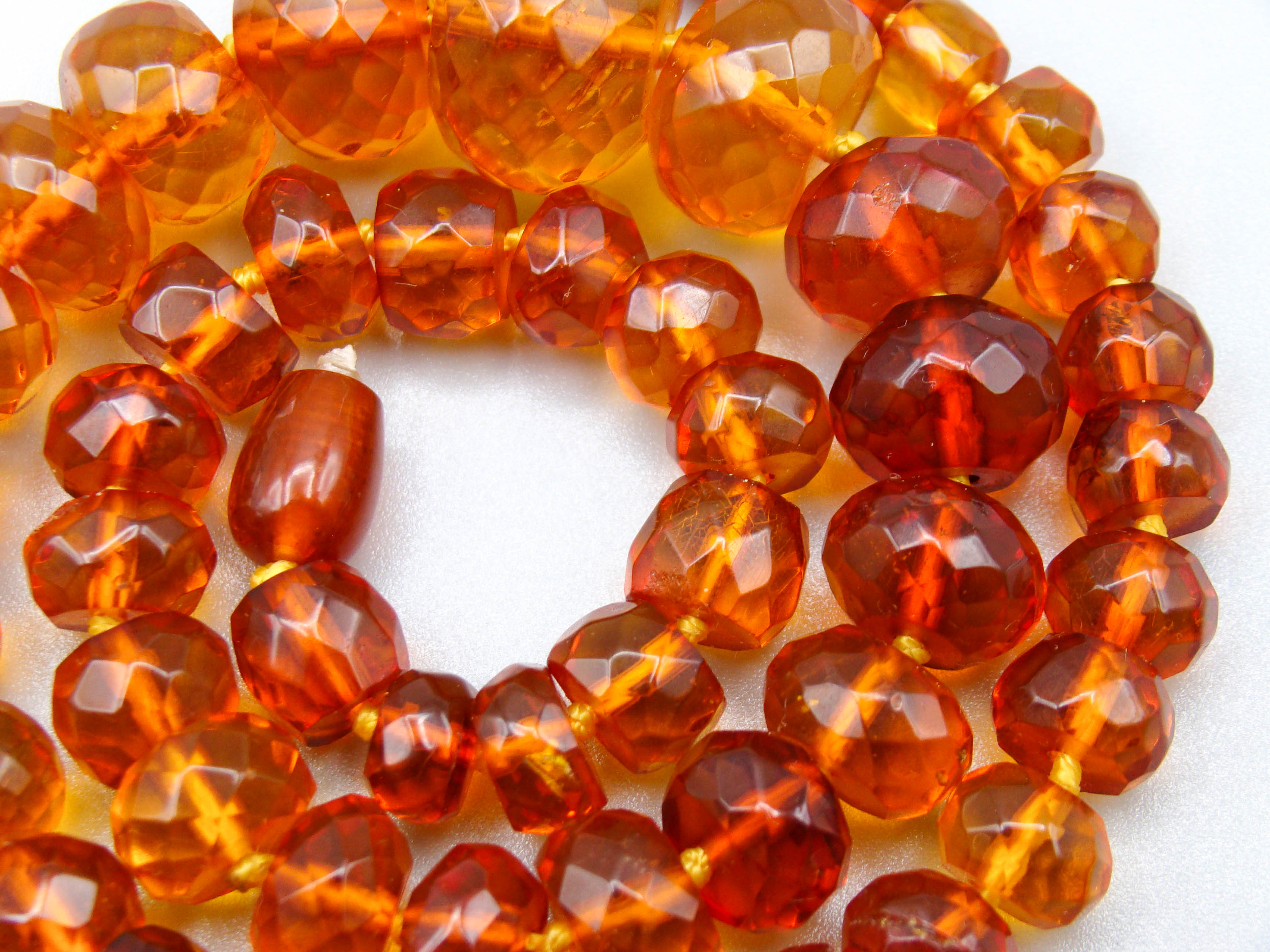 baltic amber, amber, antique, amber beads, Facettiert Amber, amber chain, Rosary beads, مسبحة, Masbaha, Muslim prayer beads حبيت الدورة ,العنبر الهندى