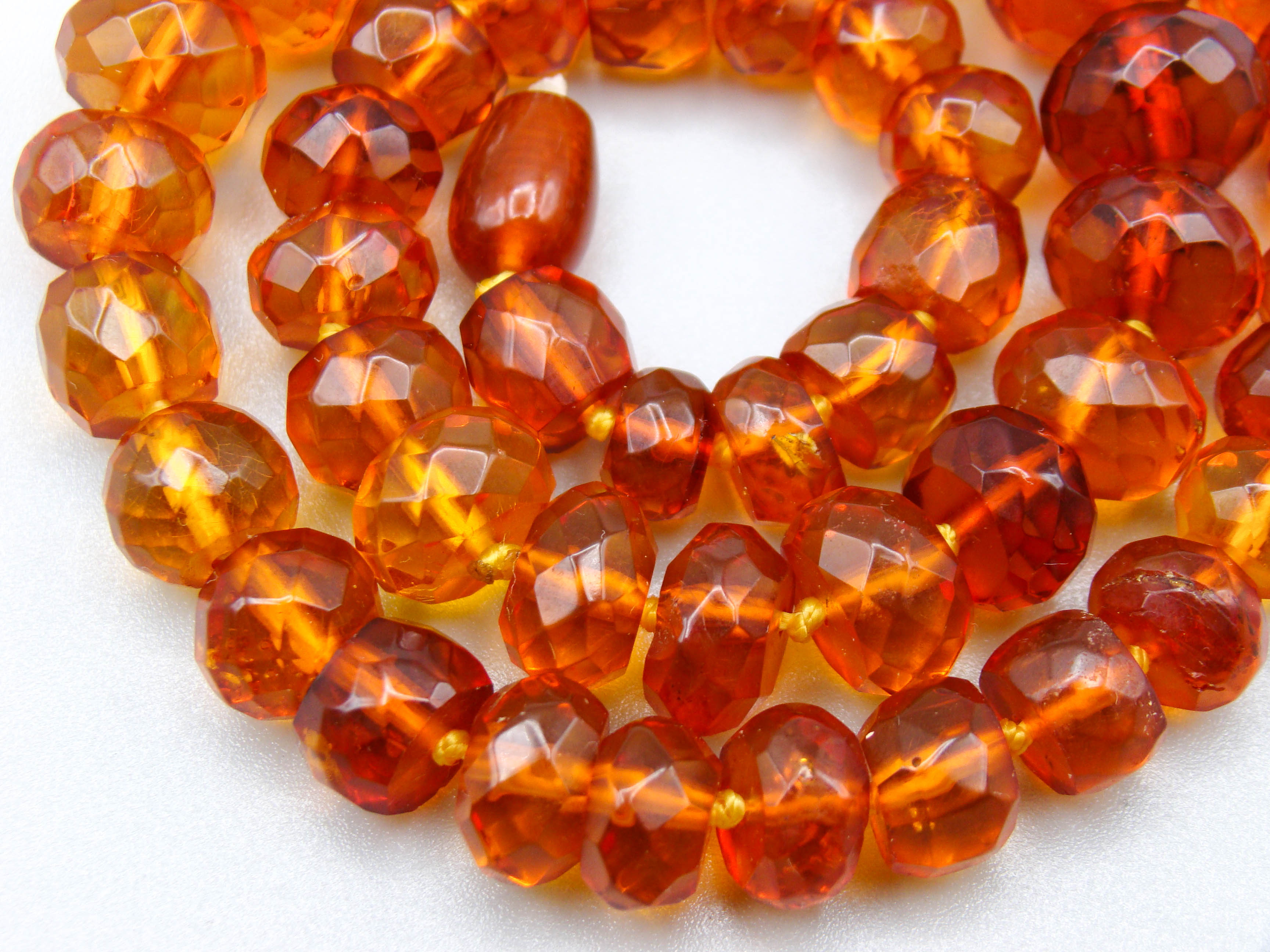baltic amber, amber, antique, amber beads, Facettiert Amber, amber chain, Rosary beads, مسبحة, Masbaha, Muslim prayer beads حبيت الدورة ,العنبر الهندى