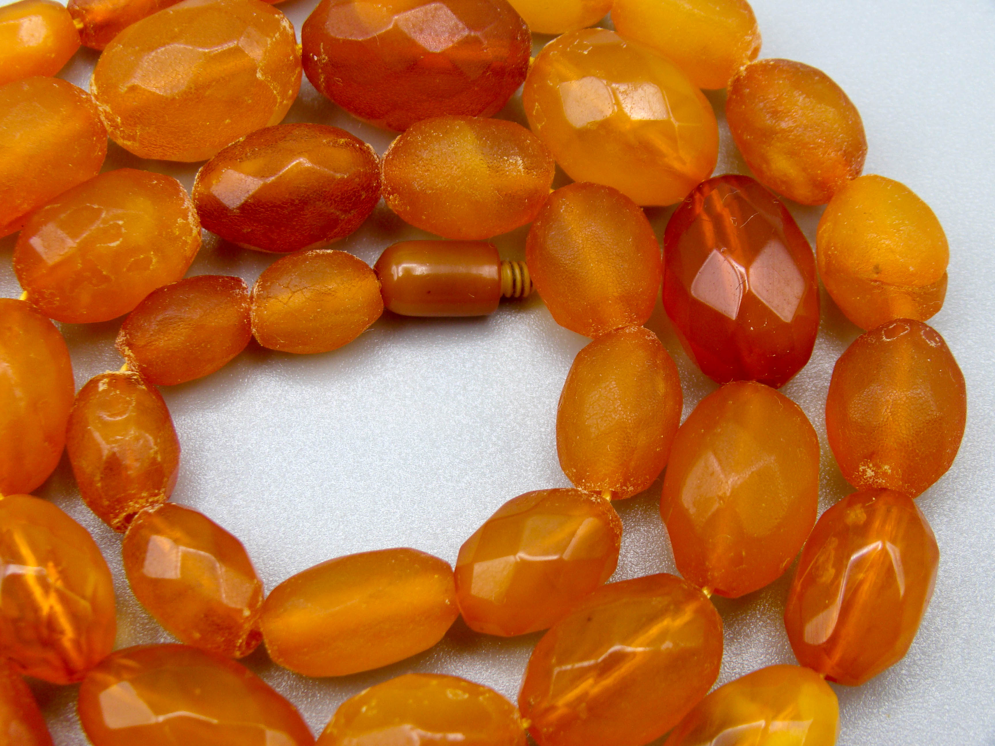 baltic amber, amber, antique, amber beads, Facettiert Amber, amber chain, Rosary beads, مسبحة, Masbaha, Muslim prayer beads حبيت الدورة ,العنبر الهندى, Egg yolk