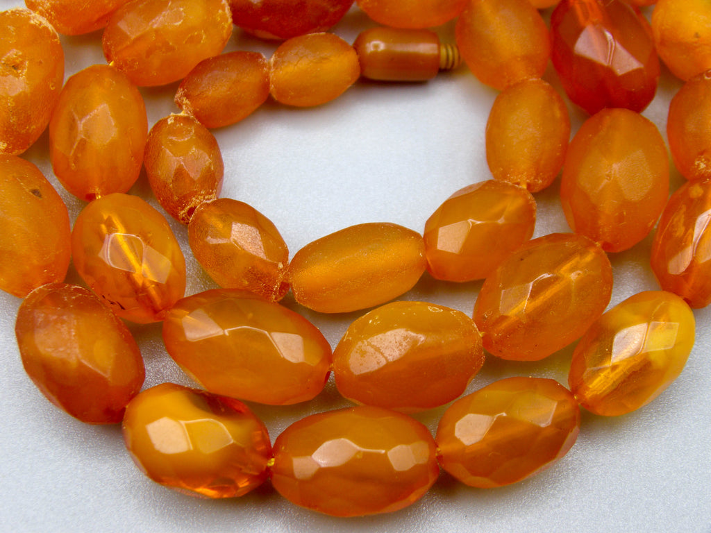 baltic amber, amber, antique, amber beads, Facettiert Amber, amber chain, Rosary beads, مسبحة, Masbaha, Muslim prayer beads حبيت الدورة ,العنبر الهندى, Egg yolk