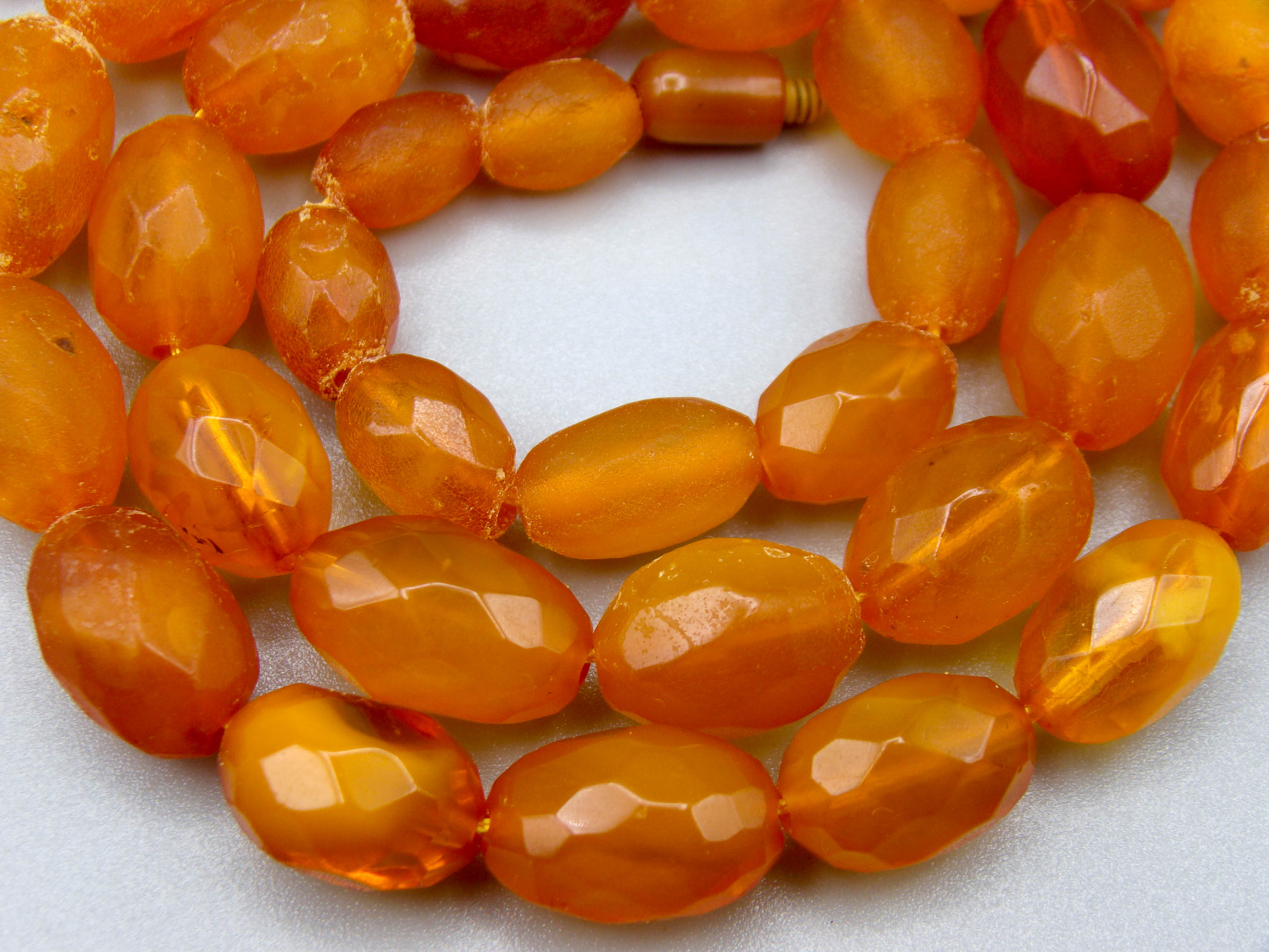 baltic amber, amber, antique, amber beads, Facettiert Amber, amber chain, Rosary beads, مسبحة, Masbaha, Muslim prayer beads حبيت الدورة ,العنبر الهندى, Egg yolk