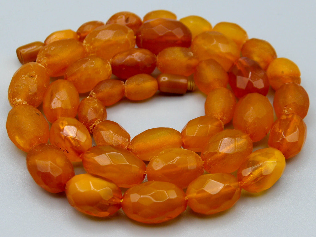baltic amber, amber, antique, amber beads, Facettiert Amber, amber chain, Rosary beads, مسبحة, Masbaha, Muslim prayer beads حبيت الدورة ,العنبر الهندى, Egg yolk