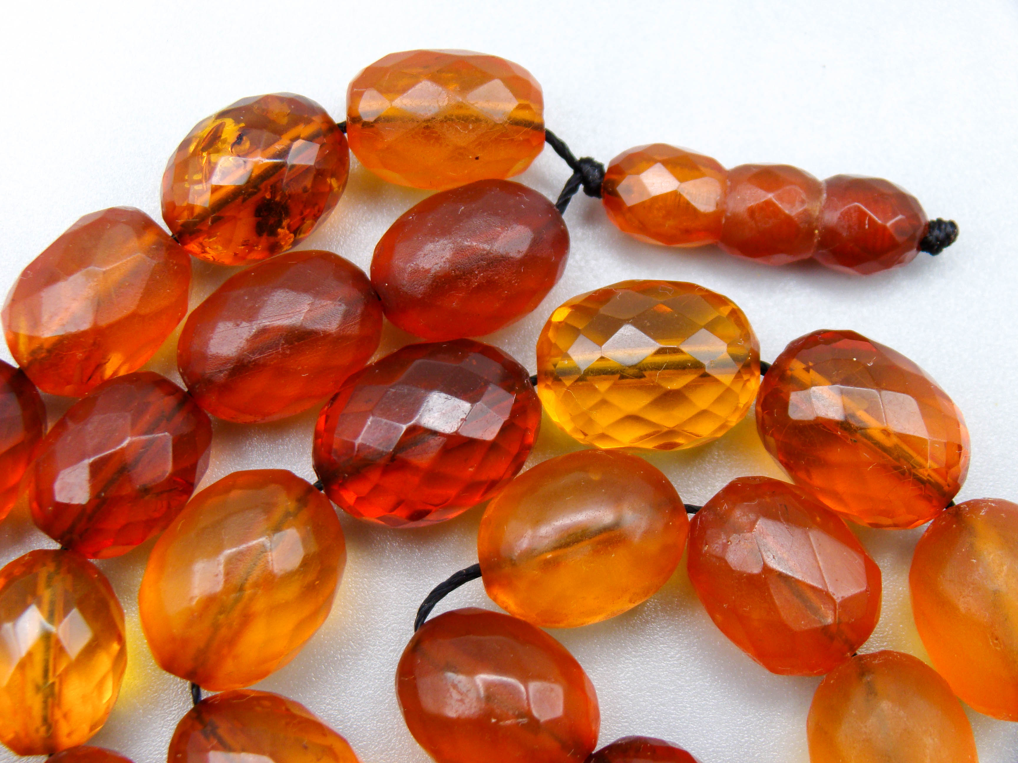 baltic amber, amber, antique, amber beads, Facettiert Amber, amber chain, Rosary beads, مسبحة, Masbaha, Muslim prayer beads حبيت الدورة ,العنبر الهندى