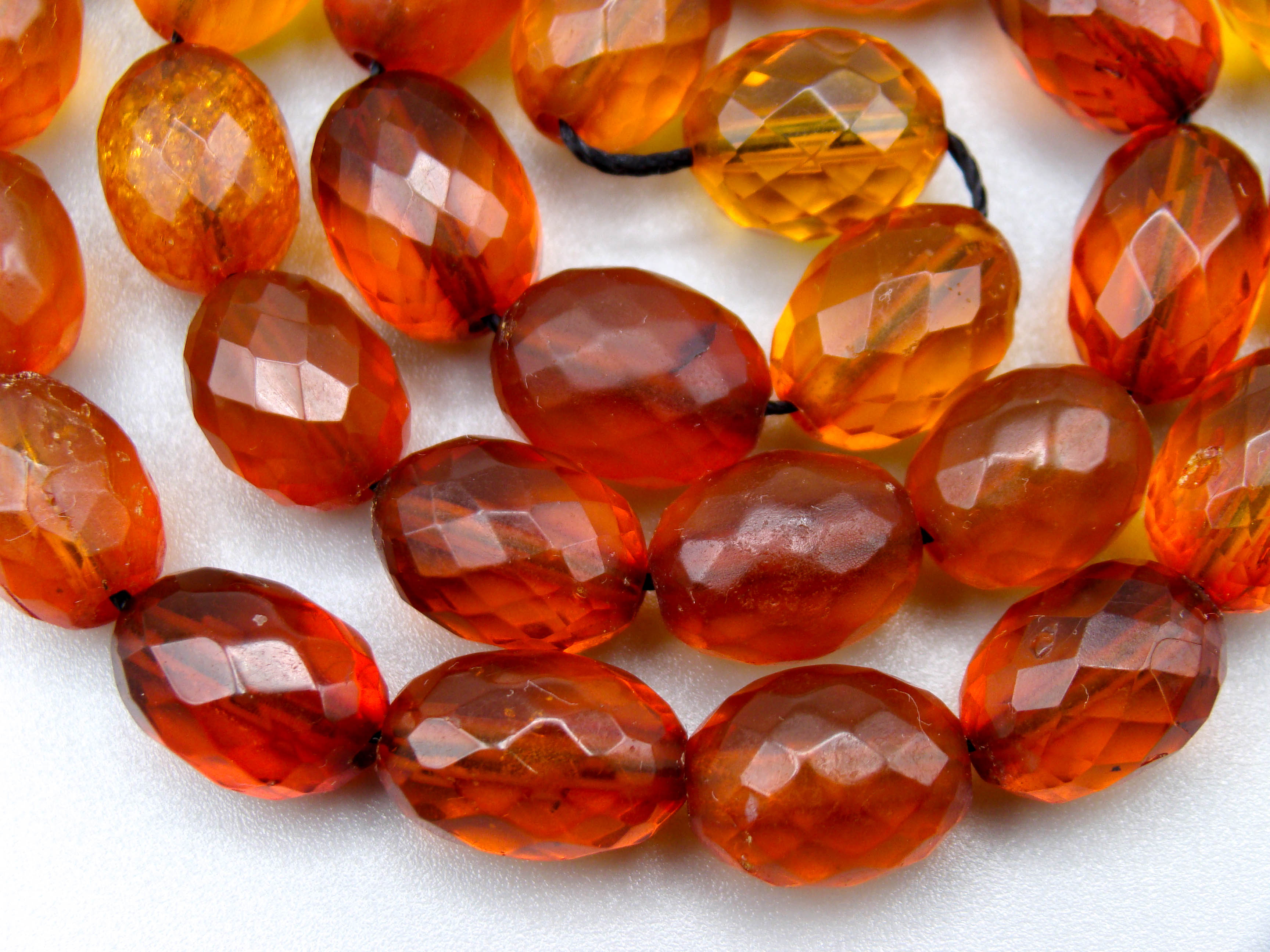 baltic amber, amber, antique, amber beads, Facettiert Amber, amber chain, Rosary beads, مسبحة, Masbaha, Muslim prayer beads حبيت الدورة ,العنبر الهندى