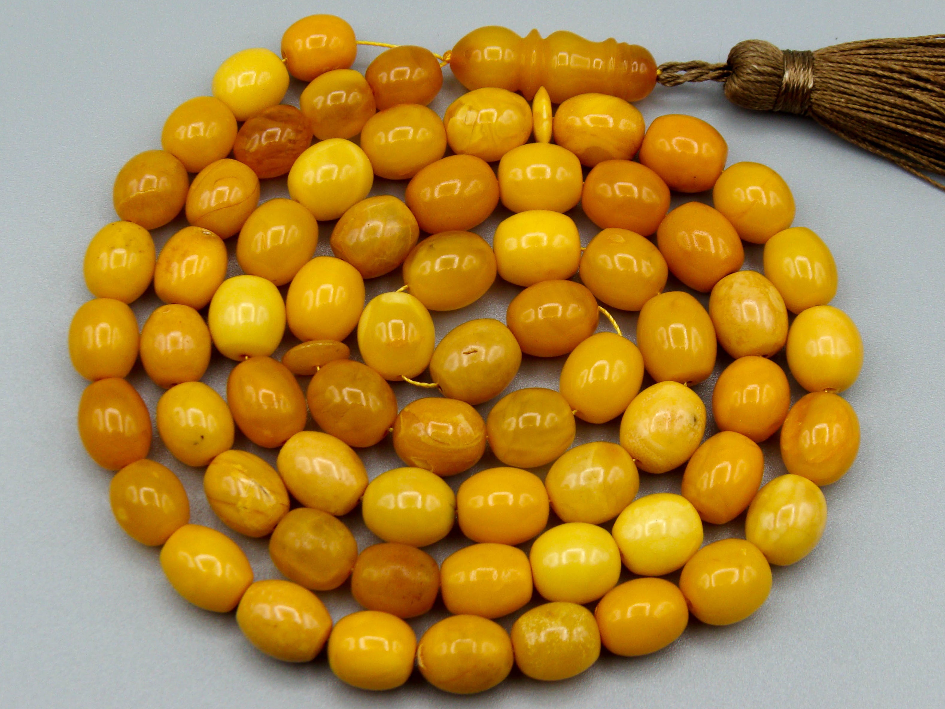 baltic amber, amber, amber beads, egg Yolk, amber chain, Rosary beads, مسبحة, Masbaha, Muslim prayer beads حبيت الدورة ,العنبر الهندى