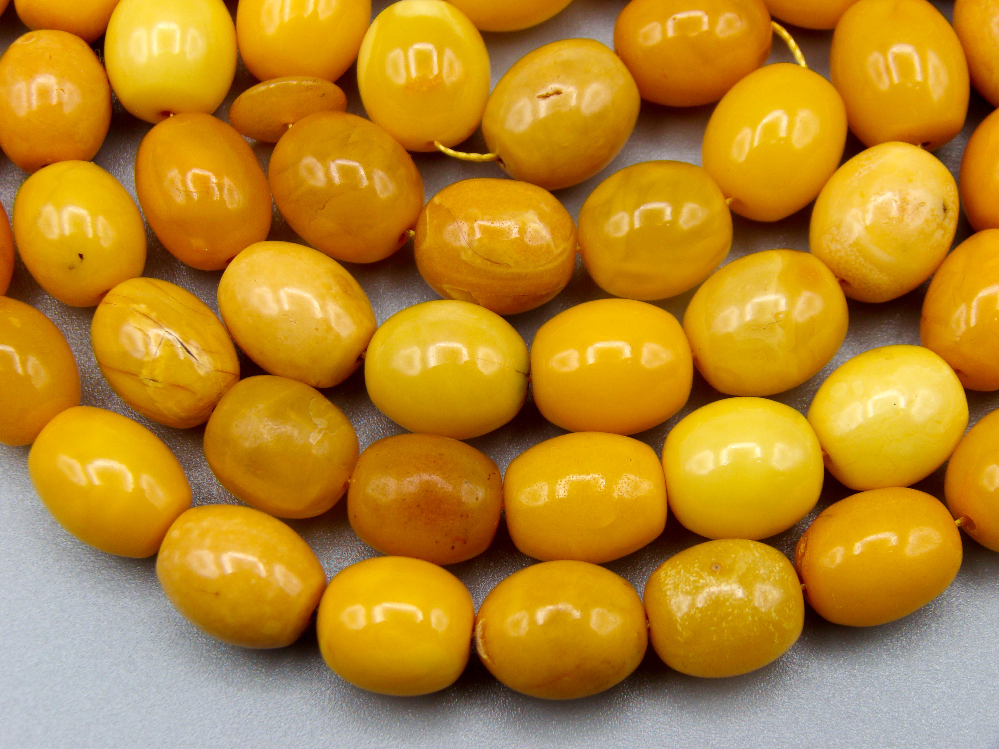 baltic amber, amber, amber beads, egg Yolk, amber chain, Rosary beads, مسبحة, Masbaha, Muslim prayer beads حبيت الدورة ,العنبر الهندى