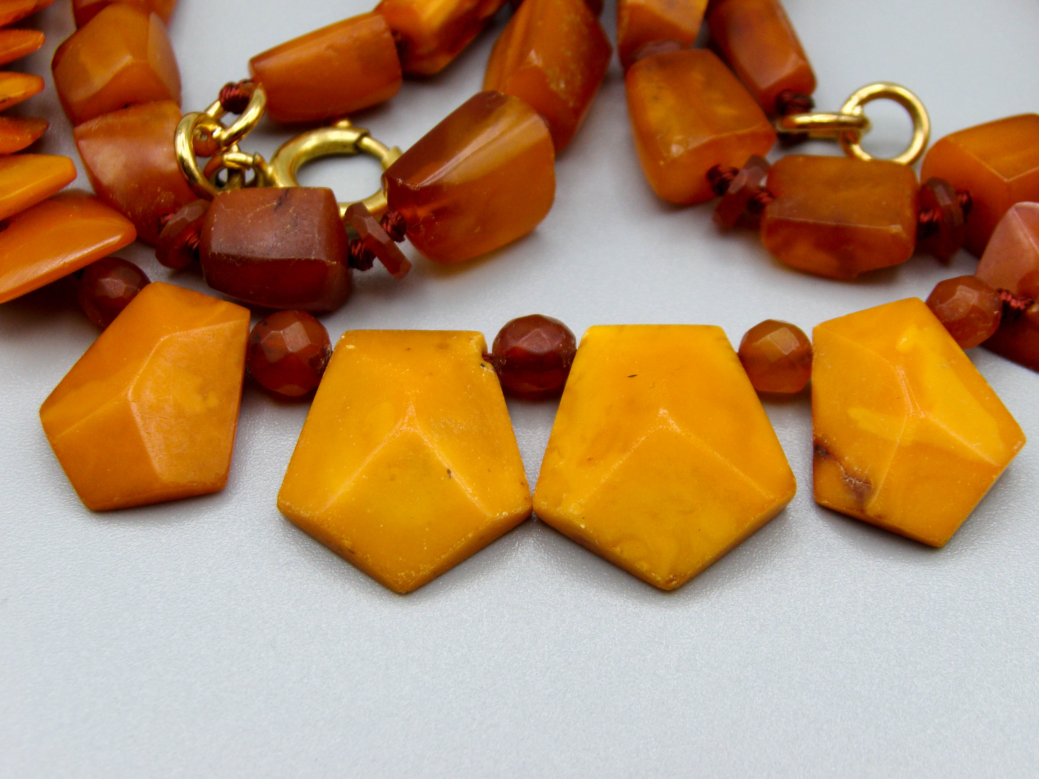baltic amber, amber, antique, amber beads, egg Yolk, amber chain, Rosary beads, مسبحة, Masbaha, Muslim prayer beads حبيت الدورة ,العنبر الهندى