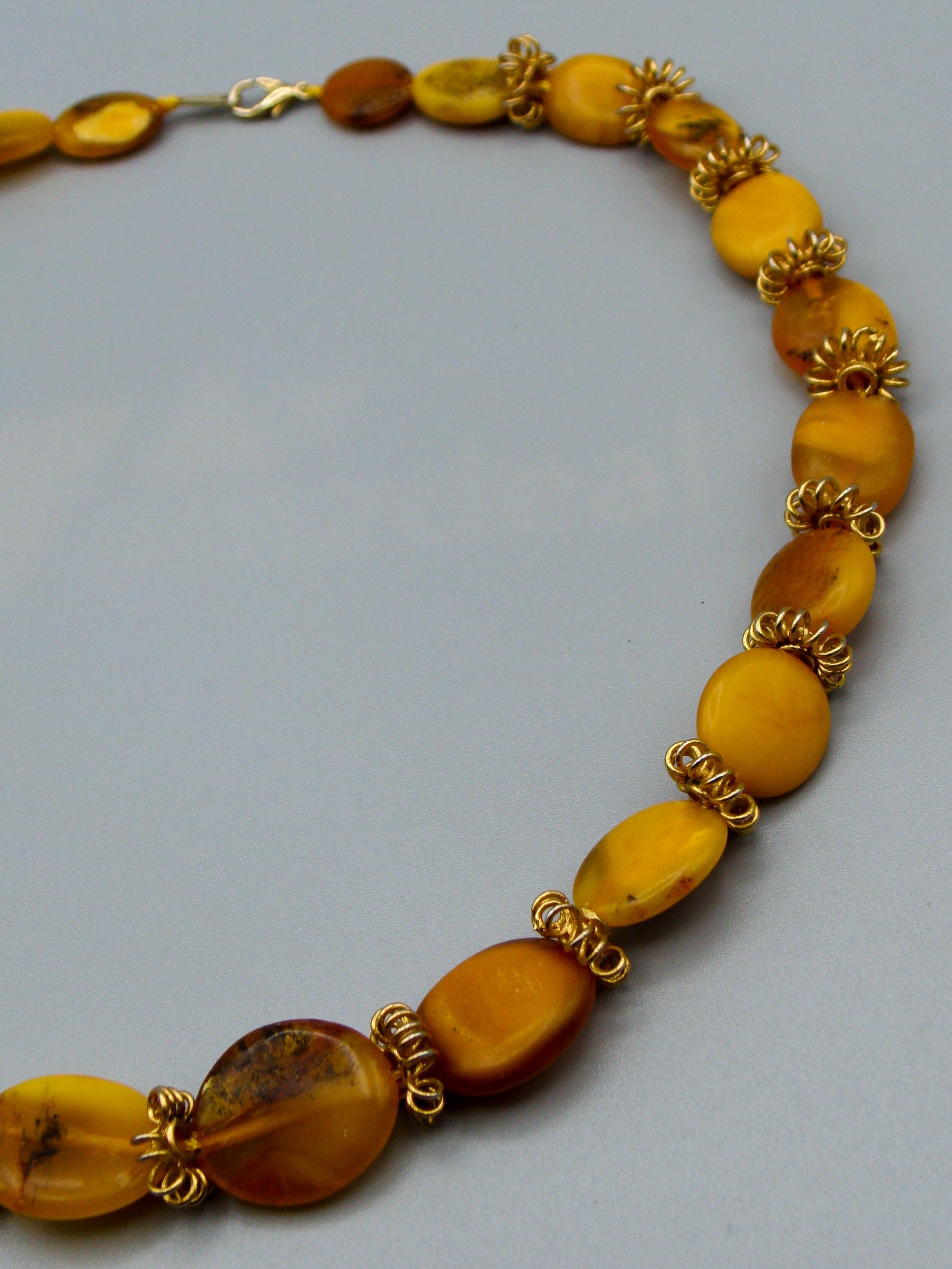 baltic amber, amber, antique, amber beads, egg Yolk, amber chain, Rosary beads, مسبحة, Masbaha, Muslim prayer beads حبيت الدورة ,العنبر الهندى