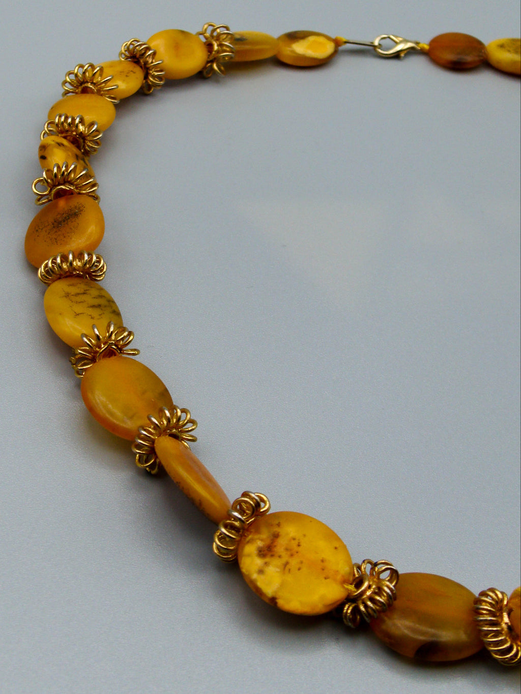 baltic amber, amber, antique, amber beads, egg Yolk, amber chain, Rosary beads, مسبحة, Masbaha, Muslim prayer beads حبيت الدورة ,العنبر الهندى