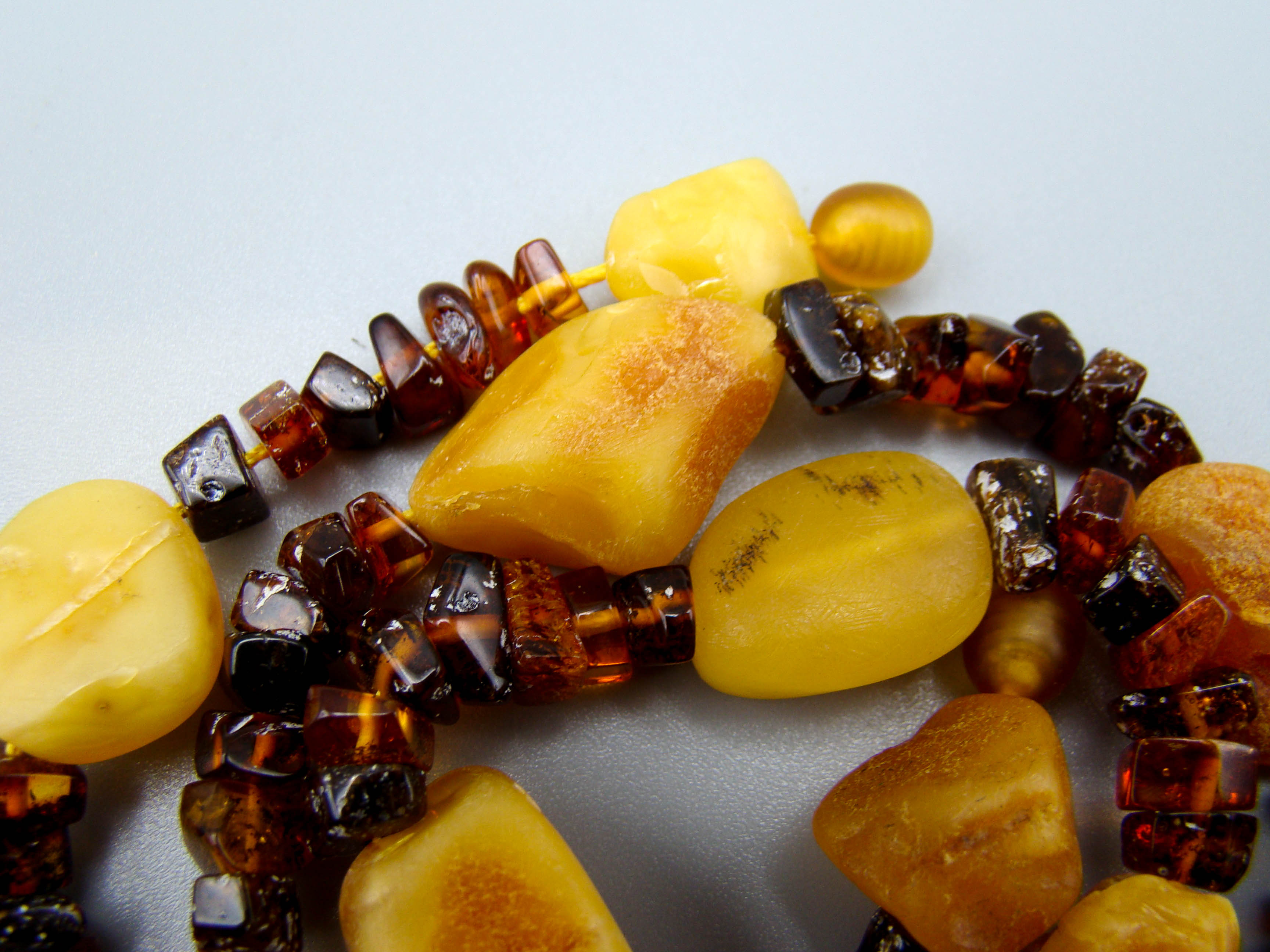 baltic amber, amber, antique, amber beads, egg Yolk, amber chain, Rosary beads, مسبحة, Masbaha, Muslim prayer beads حبيت الدورة ,العنبر الهندى