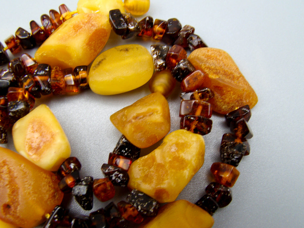 baltic amber, amber, antique, amber beads, egg Yolk, amber chain, Rosary beads, مسبحة, Masbaha, Muslim prayer beads حبيت الدورة ,العنبر الهندى