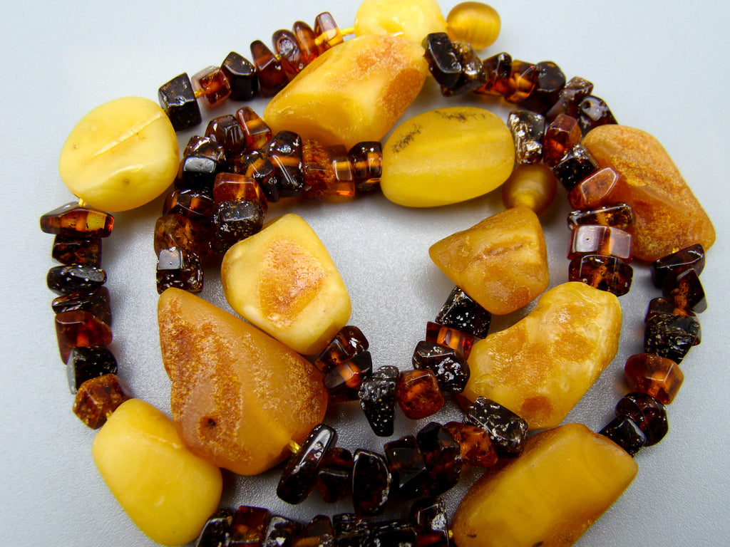 baltic amber, amber, antique, amber beads, egg Yolk, amber chain, Rosary beads, مسبحة, Masbaha, Muslim prayer beads حبيت الدورة ,العنبر الهندى