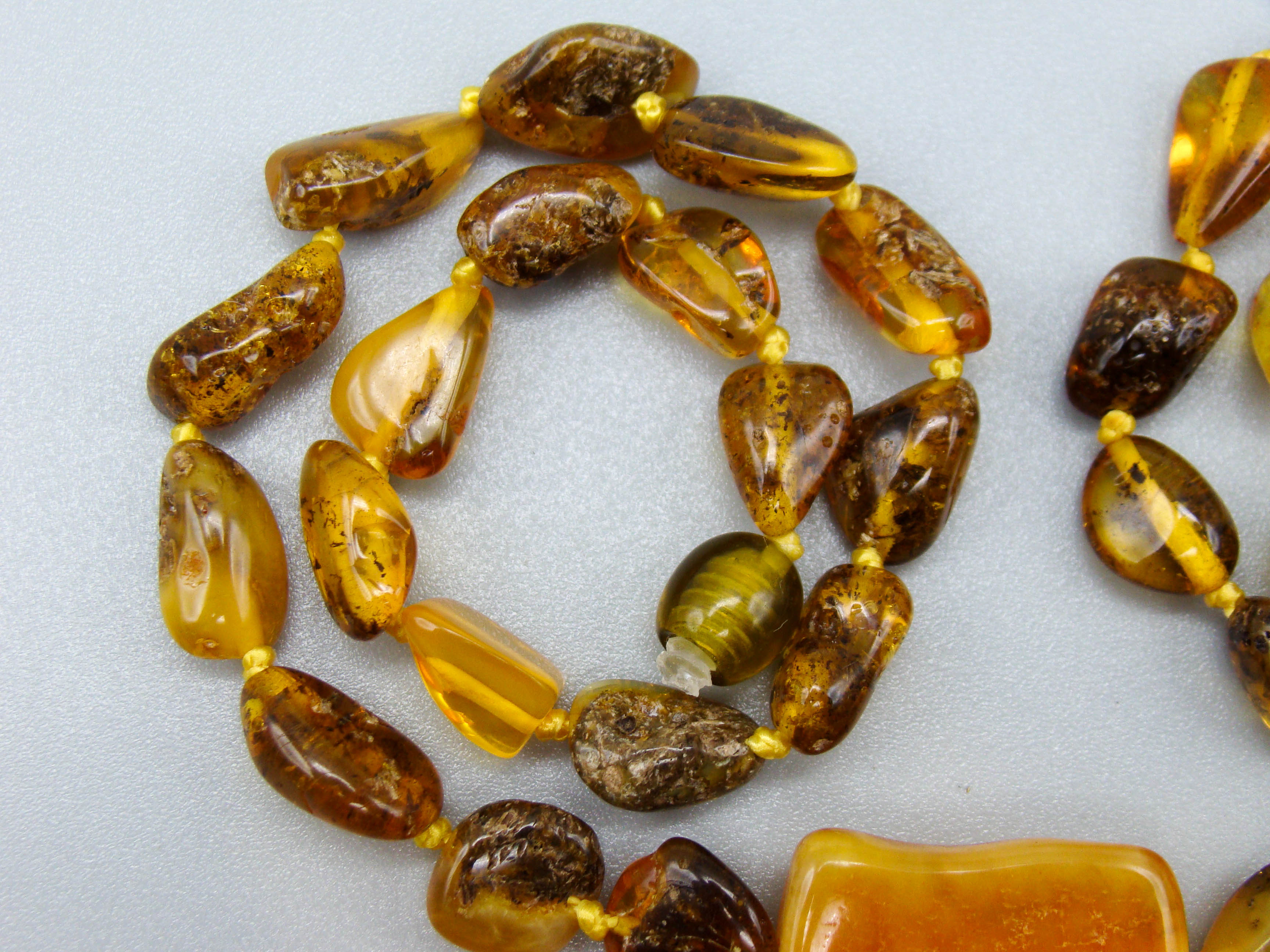 baltic amber, amber, antique, amber beads, egg Yolk, amber chain, Rosary beads, مسبحة, Masbaha, Muslim prayer beads حبيت الدورة ,العنبر الهندى