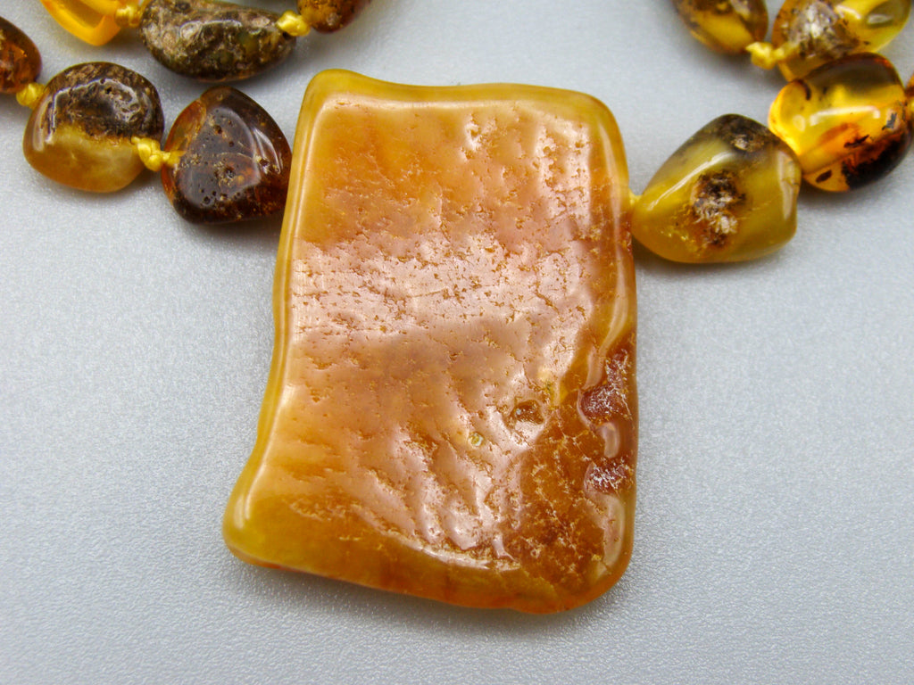 baltic amber, amber, antique, amber beads, egg Yolk, amber chain, Rosary beads, مسبحة, Masbaha, Muslim prayer beads حبيت الدورة ,العنبر الهندى