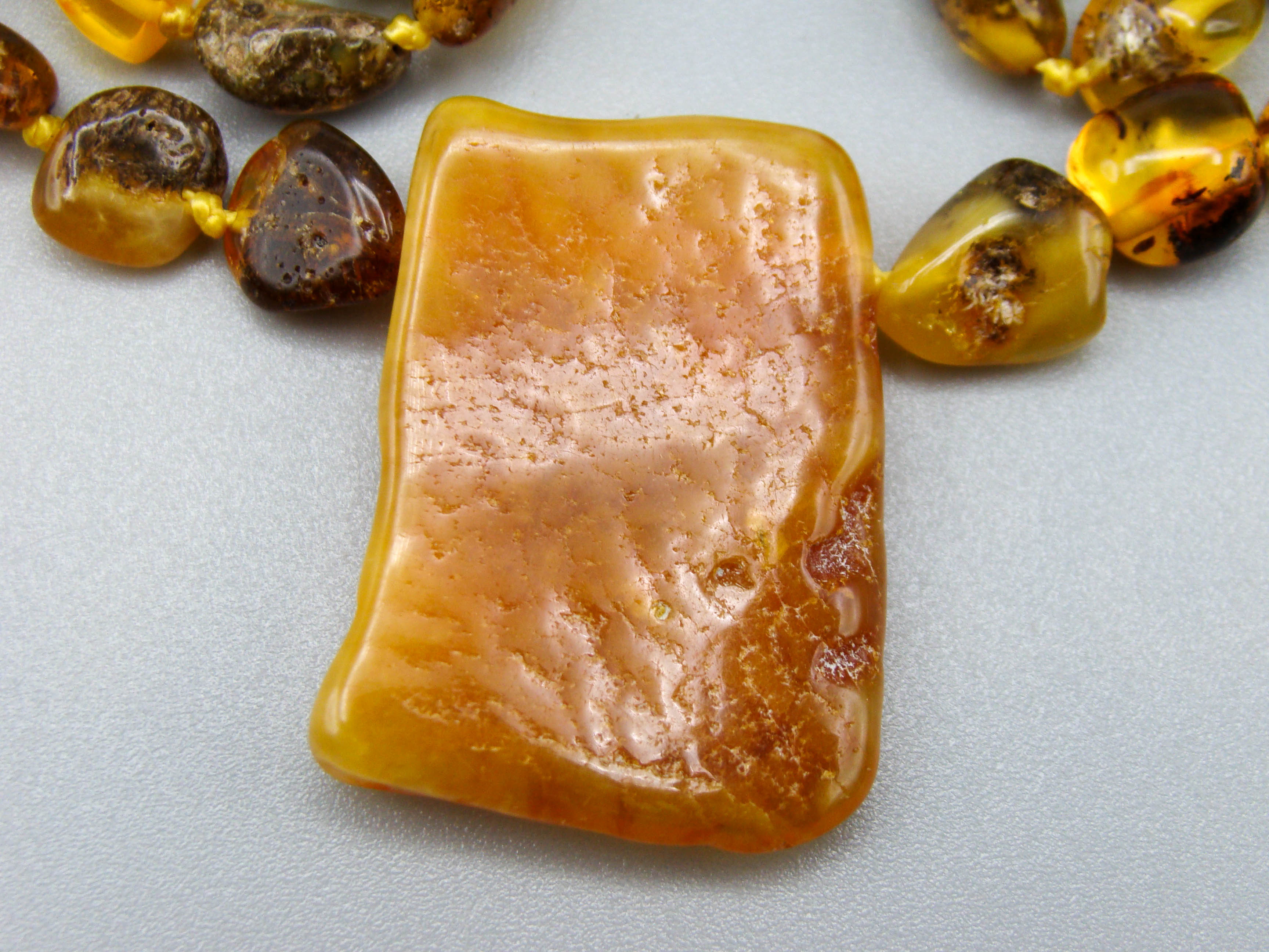 baltic amber, amber, antique, amber beads, egg Yolk, amber chain, Rosary beads, مسبحة, Masbaha, Muslim prayer beads حبيت الدورة ,العنبر الهندى