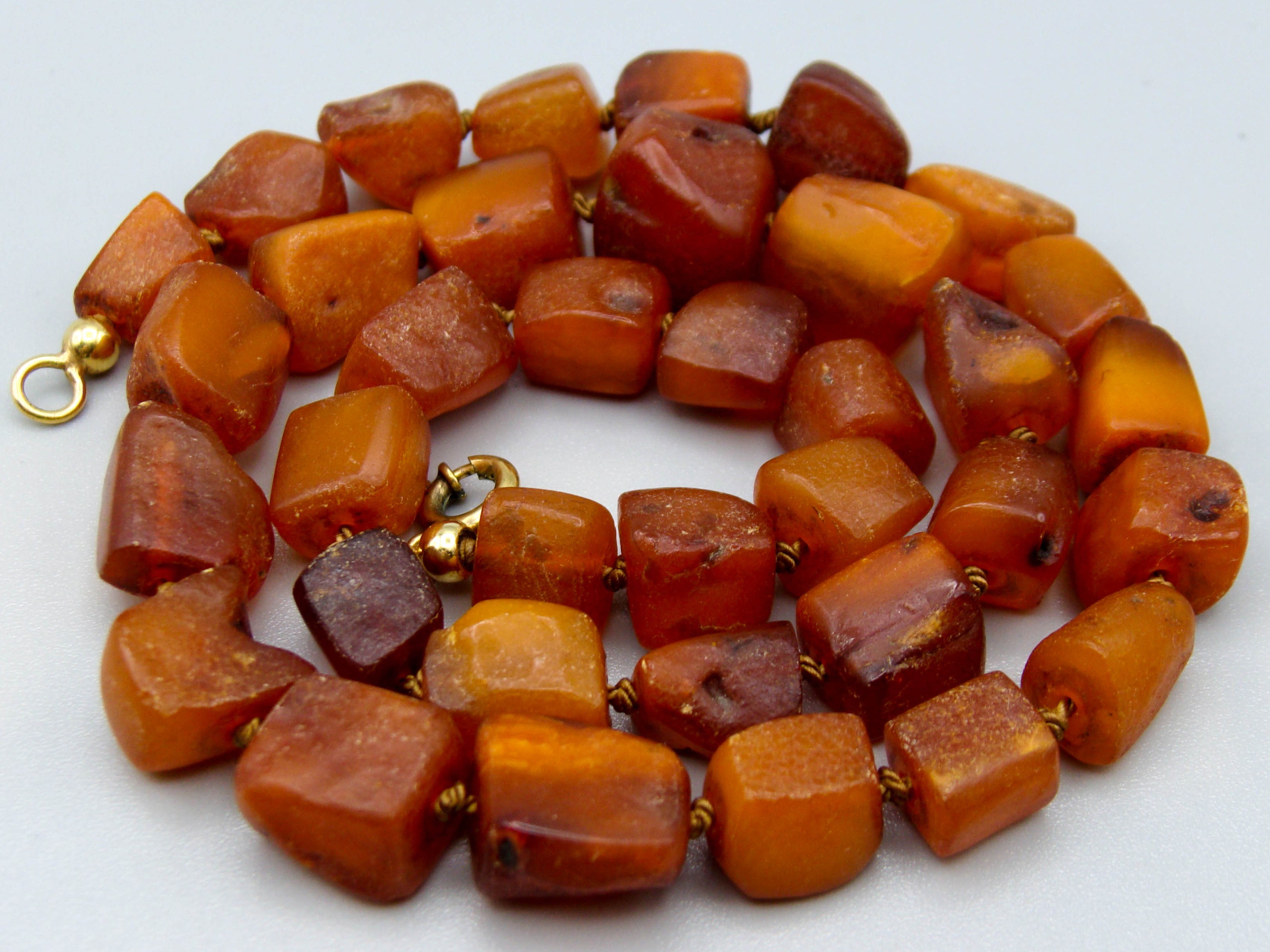 baltic amber, amber, antique, amber beads, egg Yolk, amber chain, Rosary beads, مسبحة, Masbaha, Muslim prayer beads حبيت الدورة ,العنبر الهندى