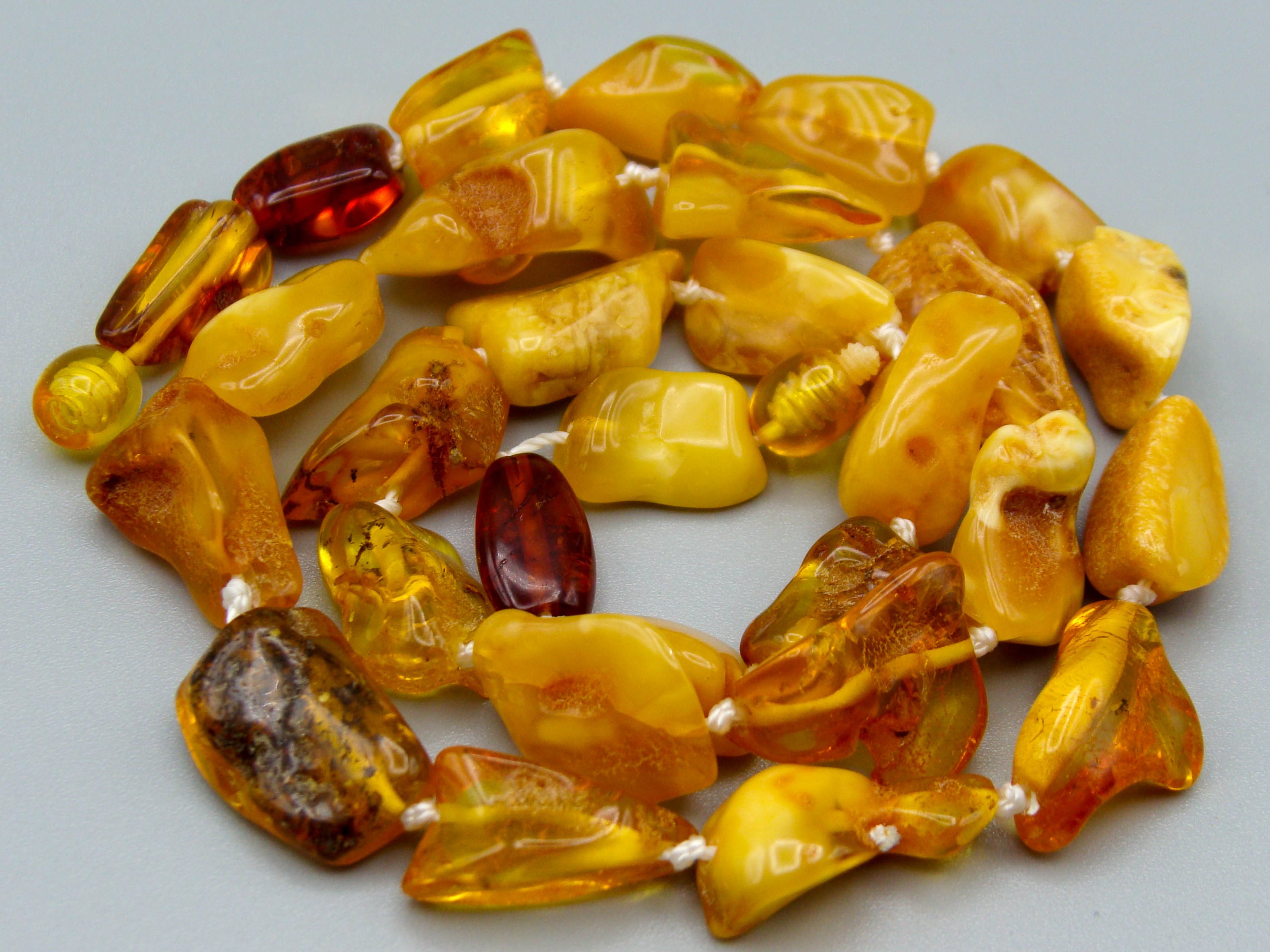 baltic amber, amber, antique, amber beads, egg Yolk, amber chain, Rosary beads, مسبحة, Masbaha, Muslim prayer beads حبيت الدورة ,العنبر الهندى