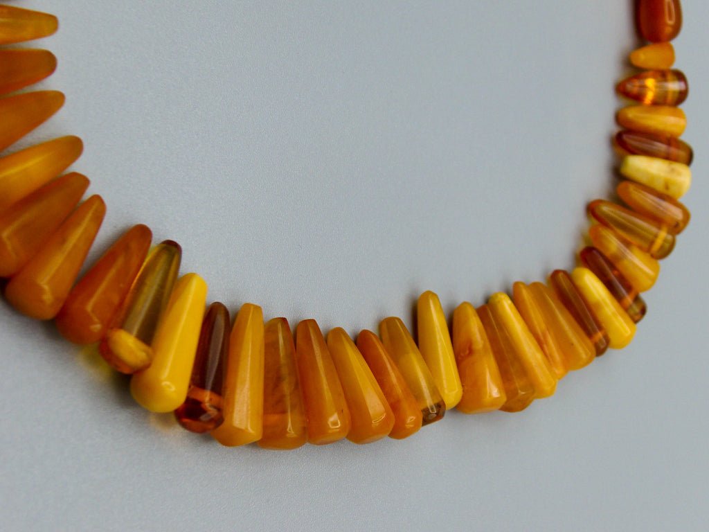 baltic amber, amber, antique, amber beads, egg Yolk, amber chain, Rosary beads, مسبحة, Masbaha, Muslim prayer beads حبيت الدورة ,العنبر الهندى