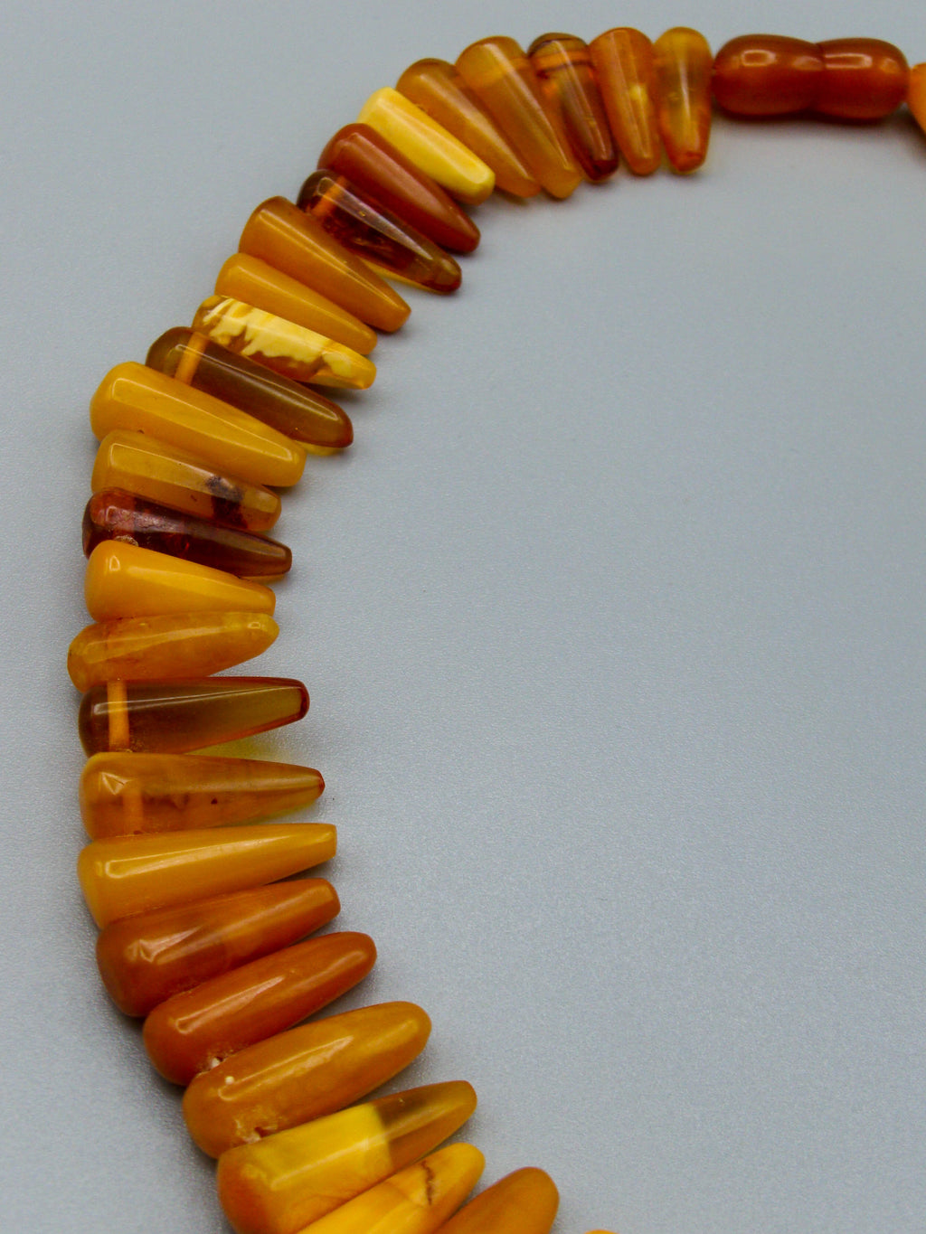 baltic amber, amber, antique, amber beads, egg Yolk, amber chain, Rosary beads, مسبحة, Masbaha, Muslim prayer beads حبيت الدورة ,العنبر الهندى