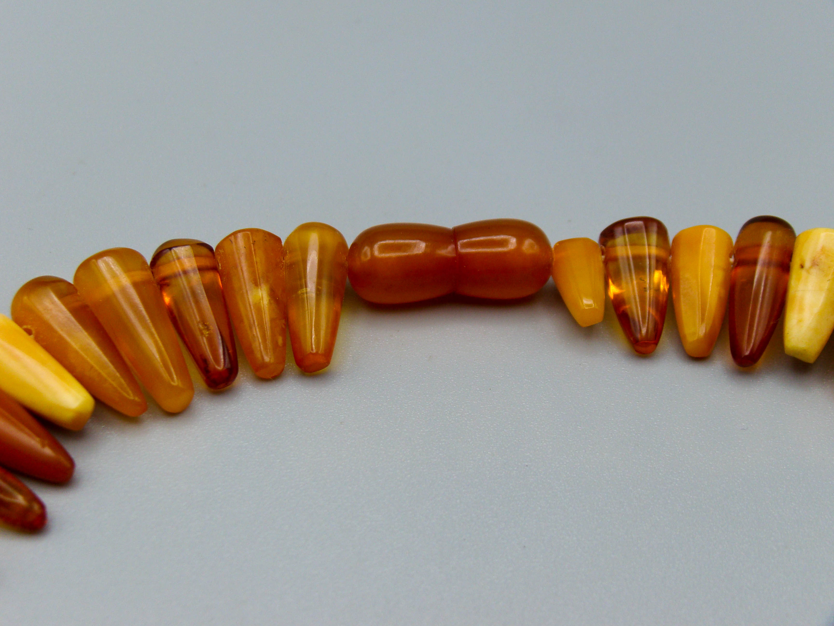 baltic amber, amber, antique, amber beads, egg Yolk, amber chain, Rosary beads, مسبحة, Masbaha, Muslim prayer beads حبيت الدورة ,العنبر الهندى