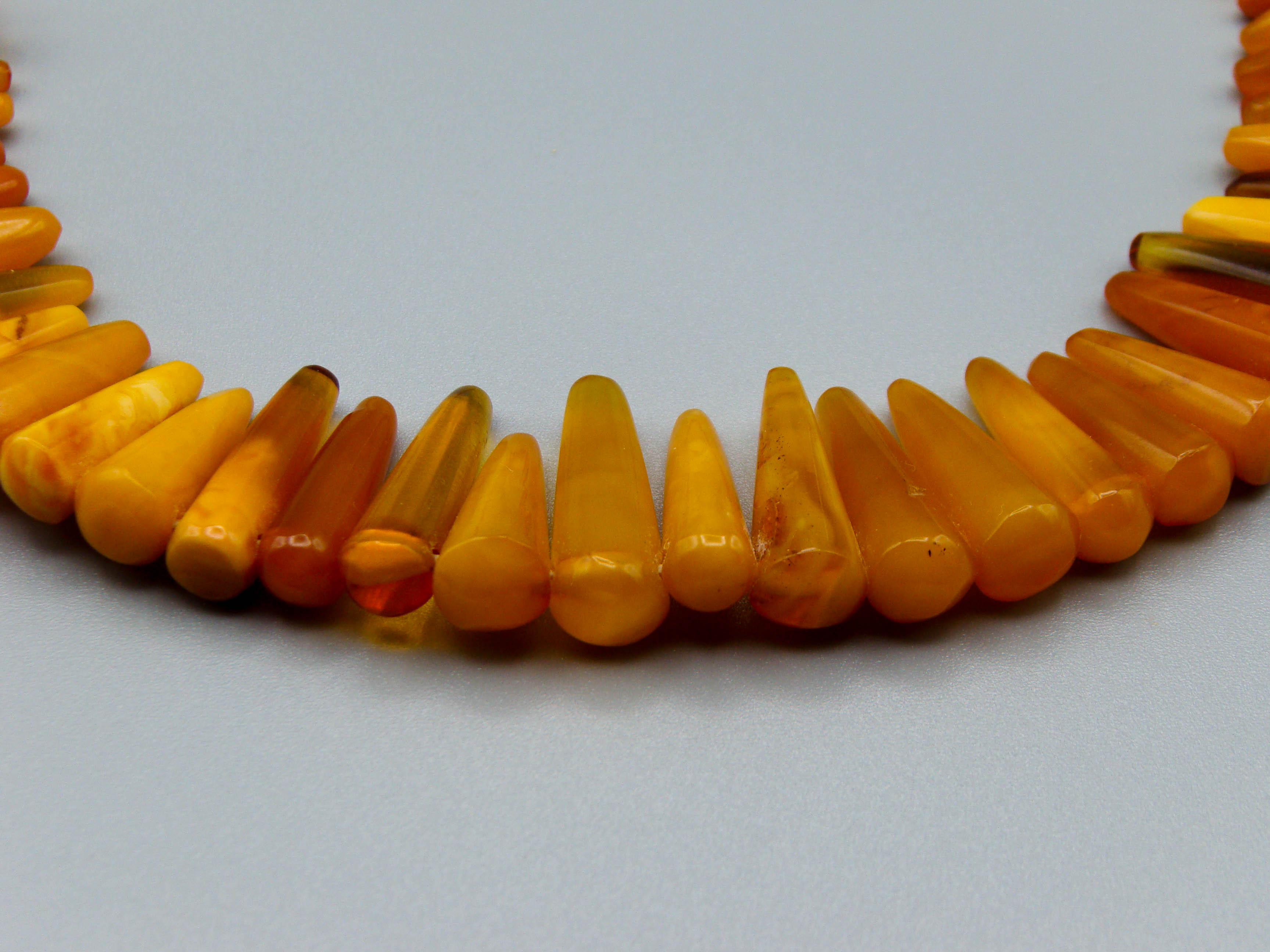 baltic amber, amber, antique, amber beads, egg Yolk, amber chain, Rosary beads, مسبحة, Masbaha, Muslim prayer beads حبيت الدورة ,العنبر الهندى