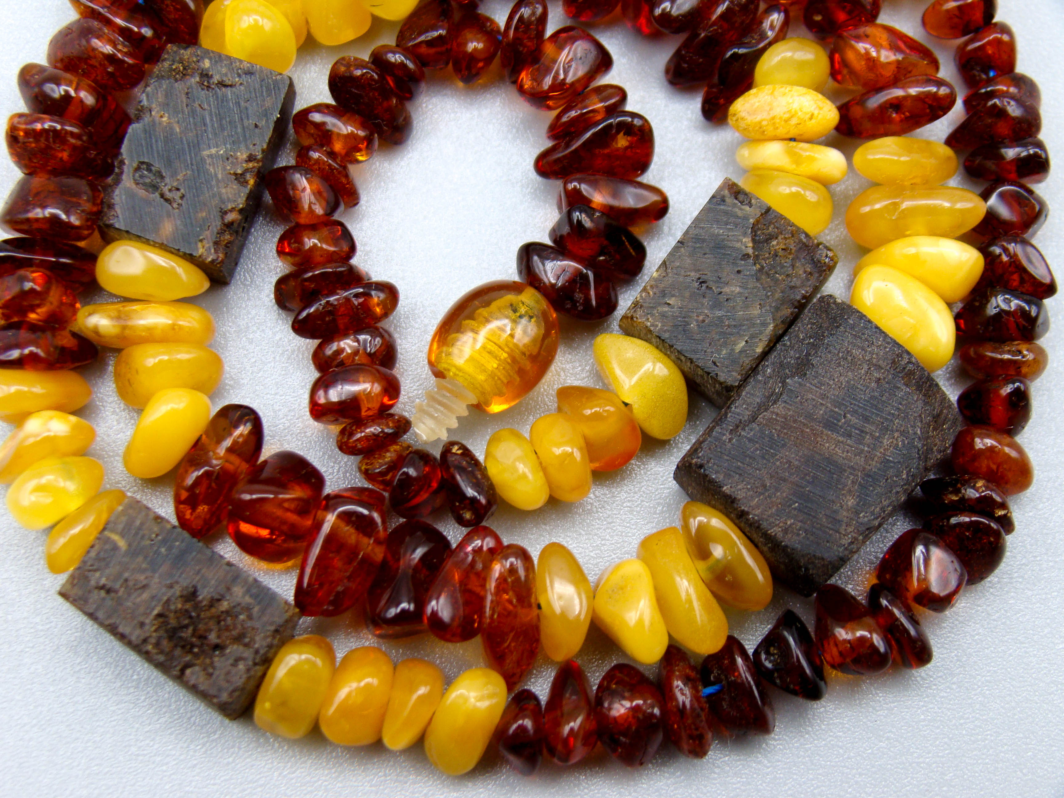 baltic amber, amber, antique, amber beads, egg Yolk, amber chain, Rosary beads, مسبحة, Masbaha, Muslim prayer beads حبيت الدورة ,العنبر الهندى